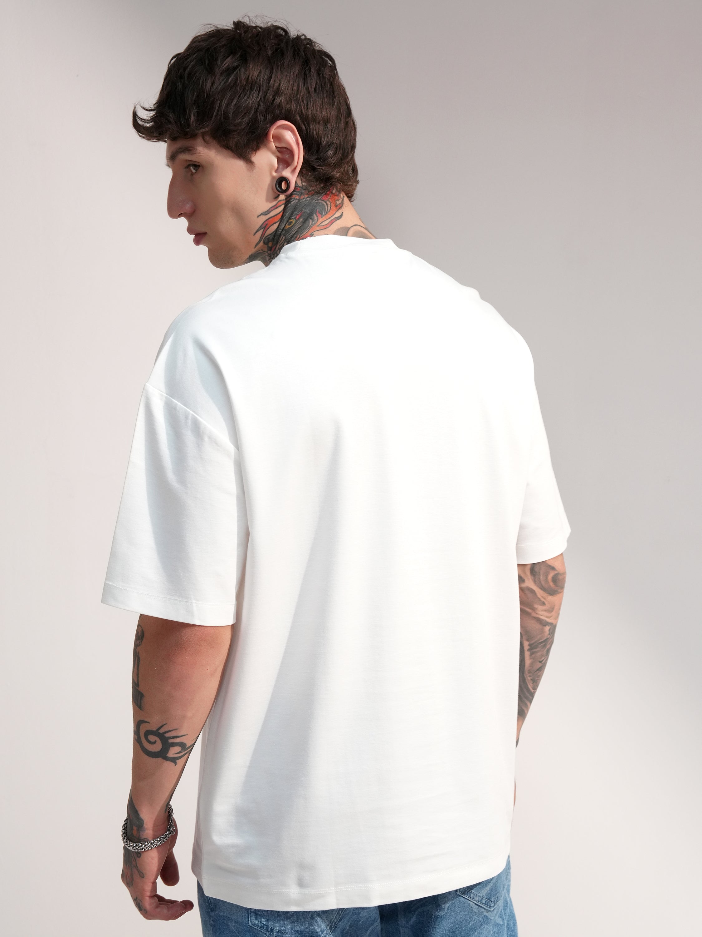 Highlander Men White Solid Round Neck Oversized Fit T-Shirt - White - Image 3