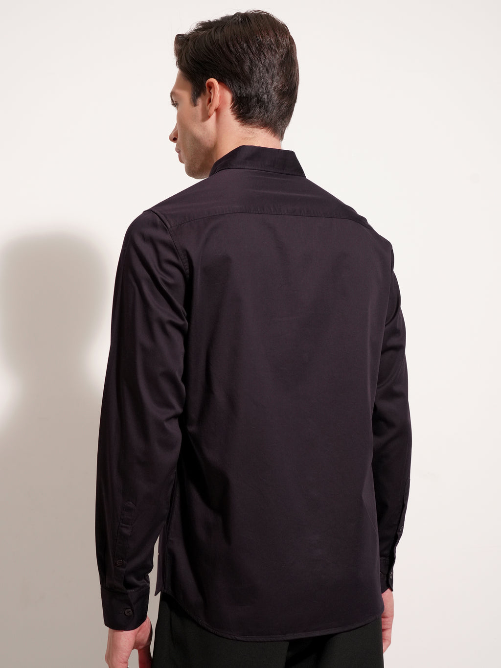 Highlander Men Purple Solid Slim Fit Casual Shirt - Purple - Image 3