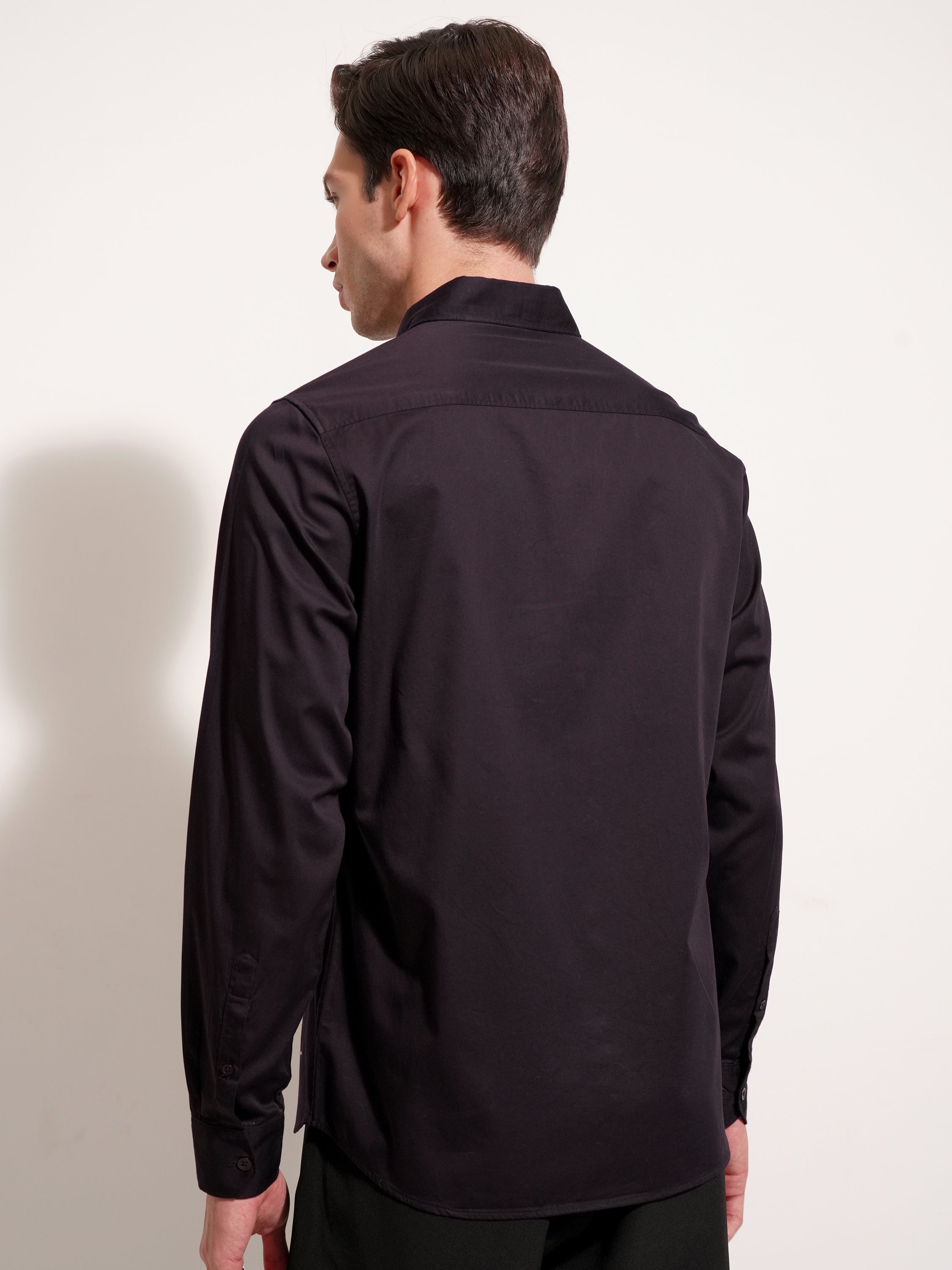 Highlander Men Purple Solid Slim Fit Casual Shirt - Purple - Image 3