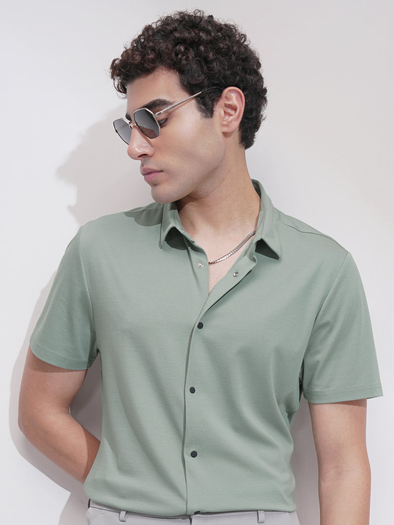 Highlander Men Green Solid Slim Fit Casual Shirt - Green - Image 1