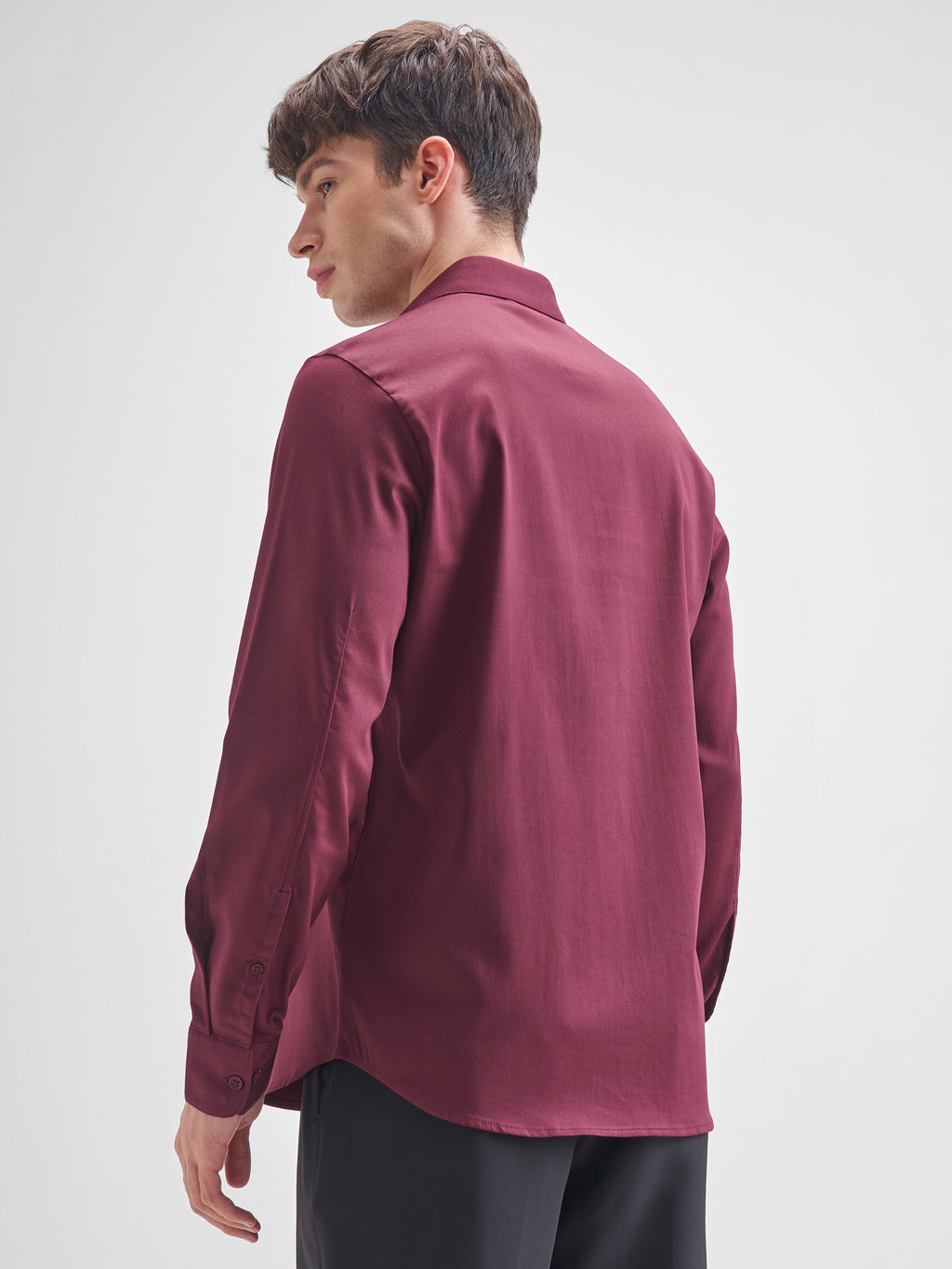 Highlander Men Burgundy Solid Slim Fit Casual Shirt - Burgundy - Image 3