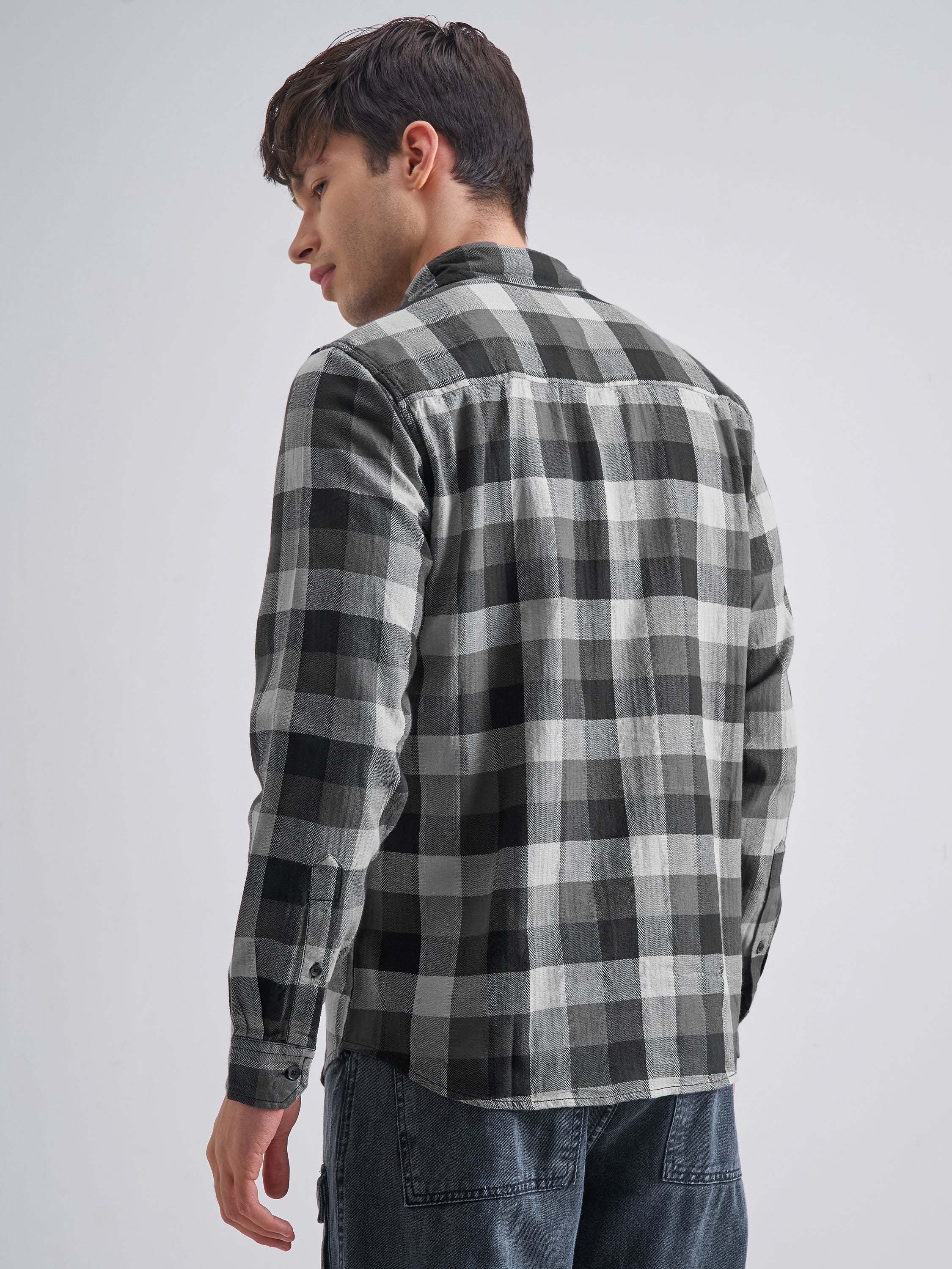 Highlander Men Grey Checked Slim Fit Casual Shirt - Grey - Image 3