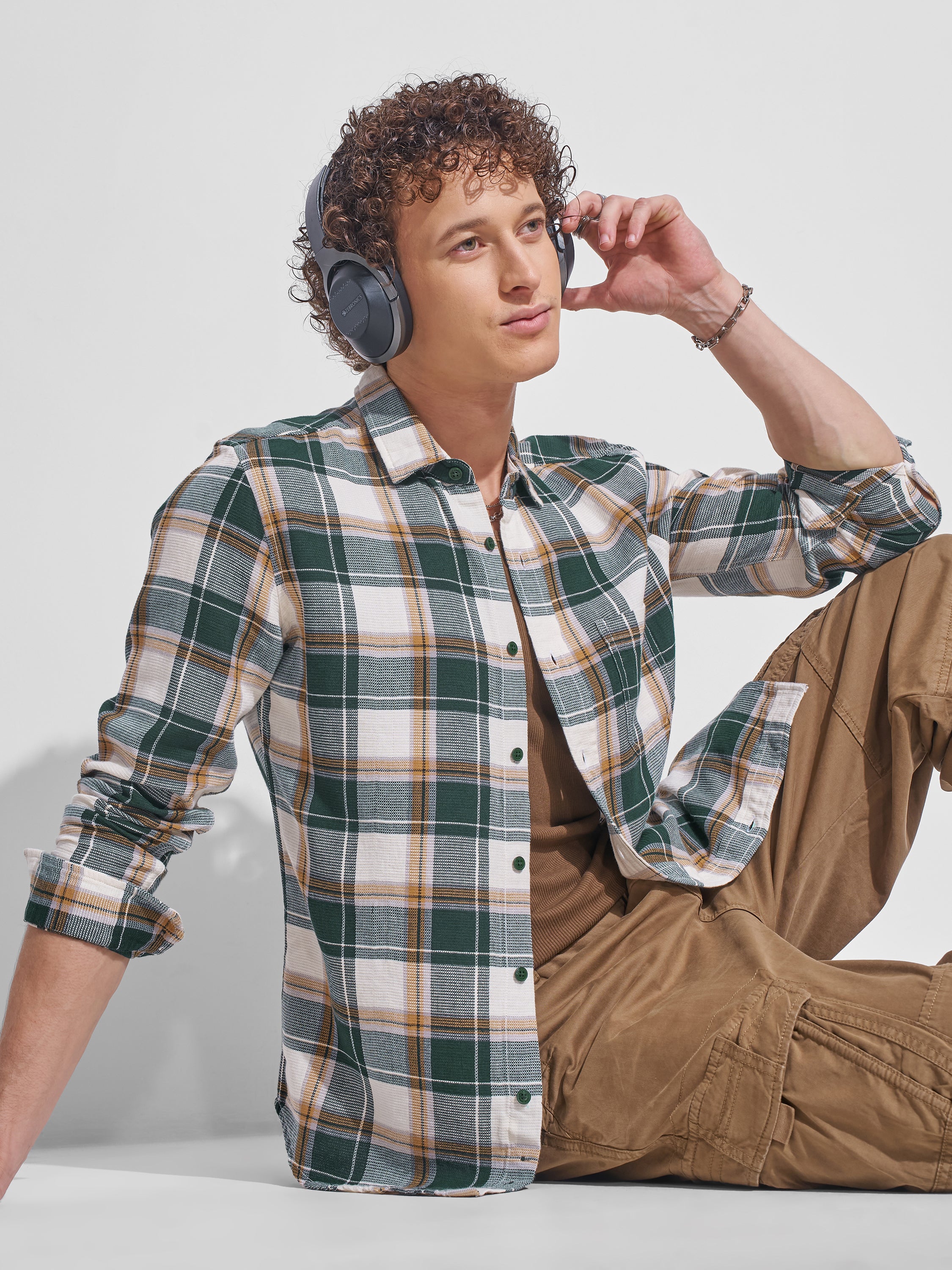 Highlander Men Grey Checked Slim Fit Casual Shirt - Grey - Image 1