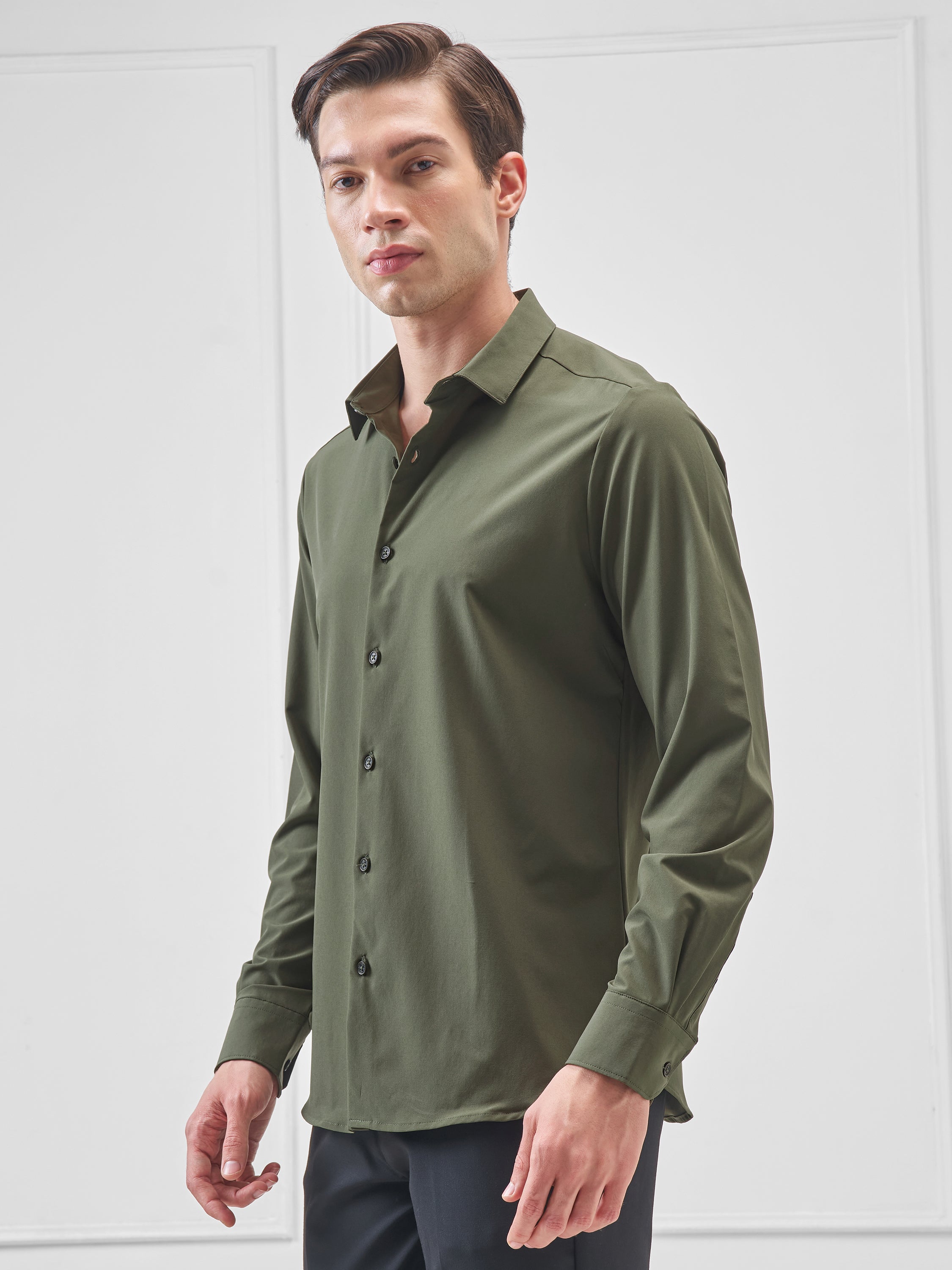 Highlander Men Green Solid Slim Fit Casual Shirt - Green - Image 4