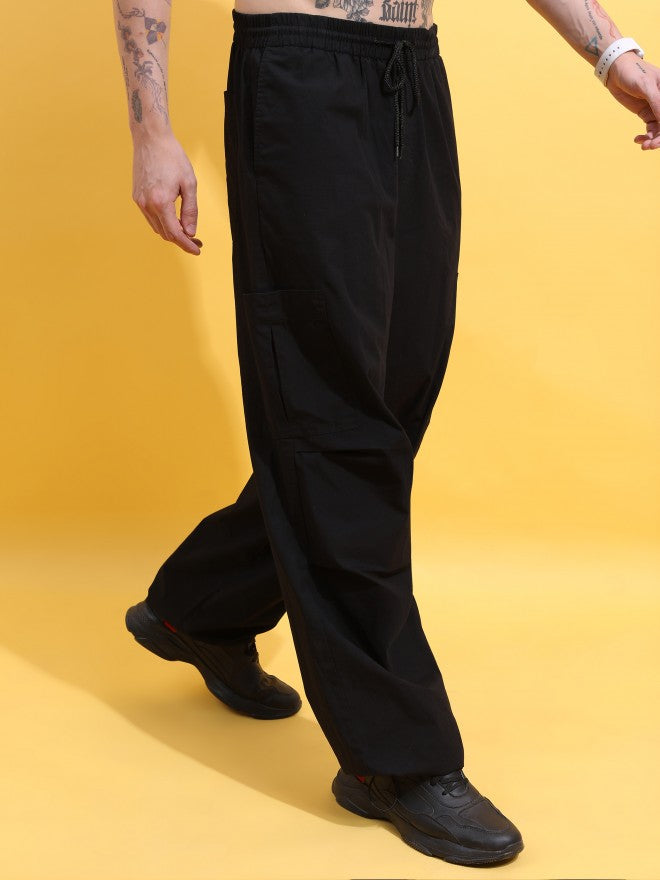 Highlander Men Black Loose Fit Solid Cargo - Black - Image 4