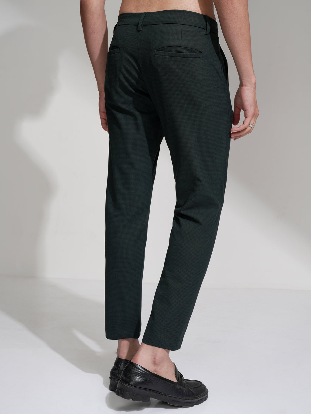 Highlander Men Green Slim Fit Checked Casual Trouser - Green - Image 3