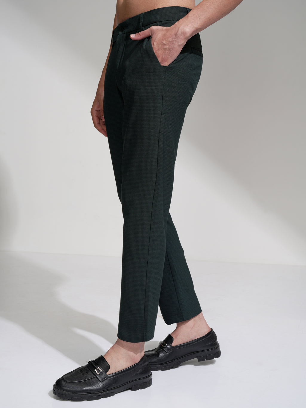 Highlander Men Green Slim Fit Checked Casual Trouser - Green - Image 4