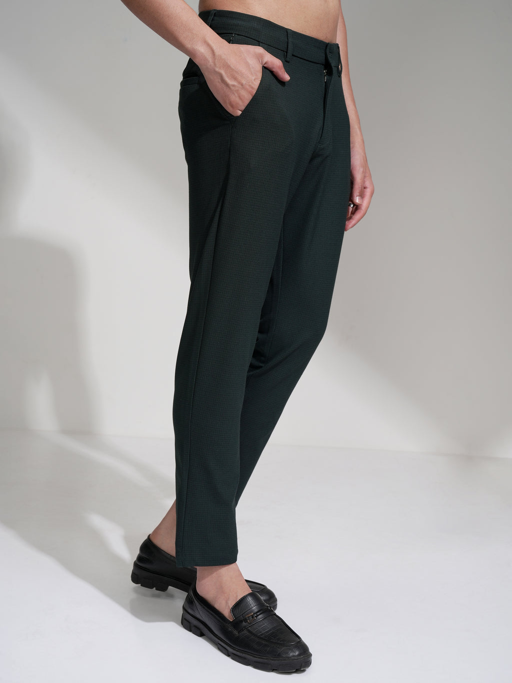 Highlander Men Green Slim Fit Checked Casual Trouser - Green - Image 6