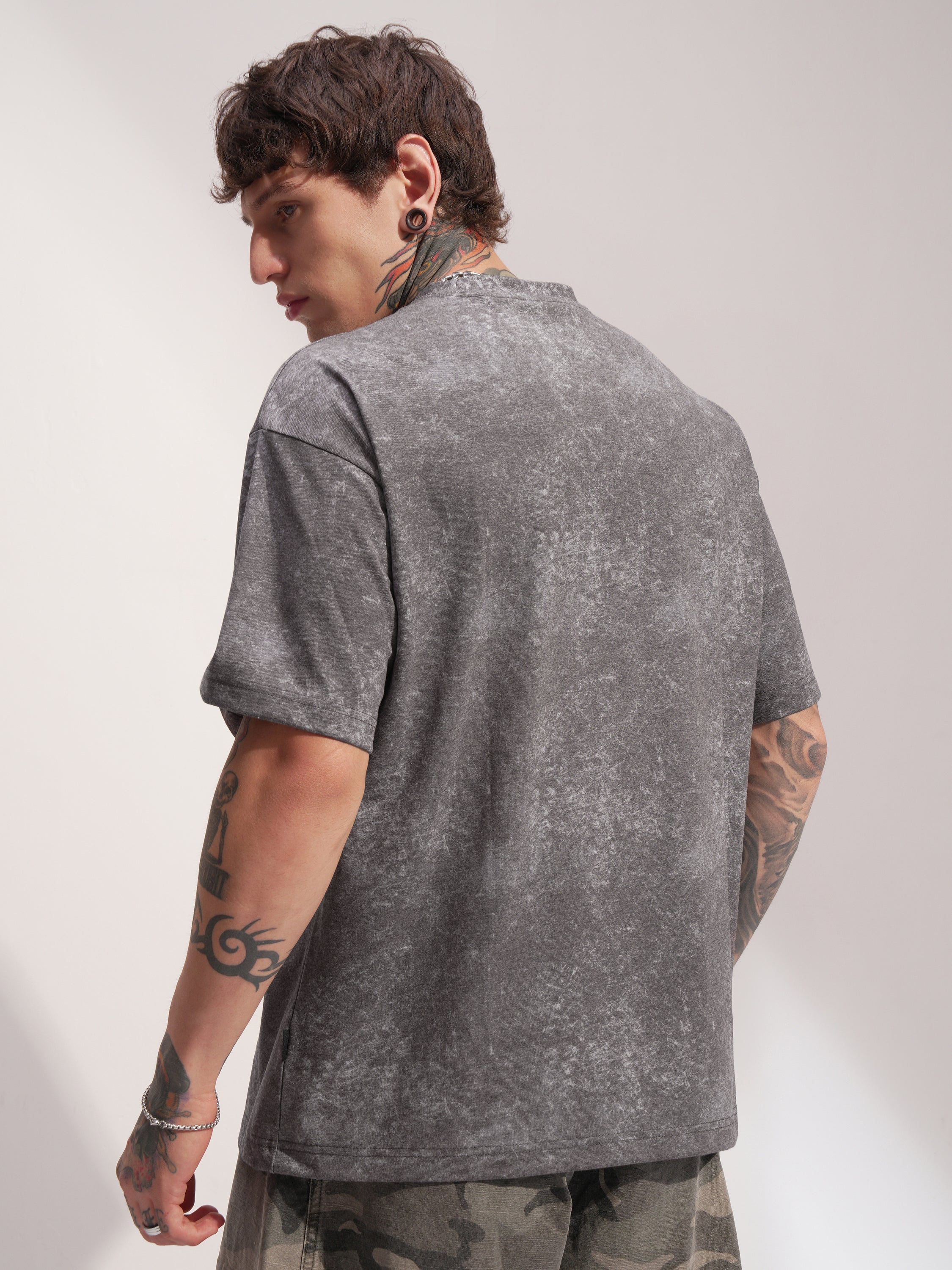 Highlander Men Grey Self Design Round Neck Oversized Fit T-Shirt - Grey - Image 3