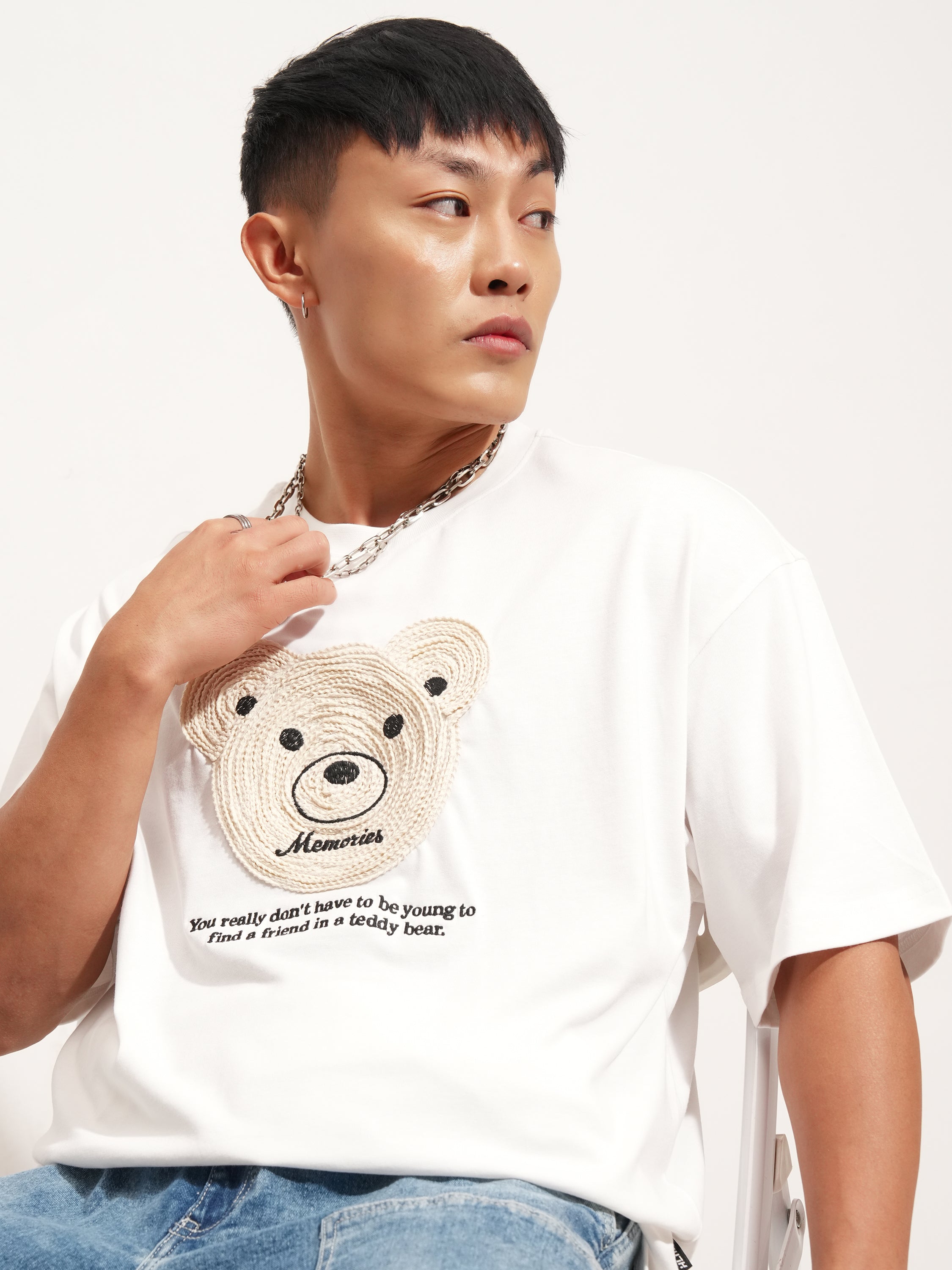 Highlander Men White Applique Round Neck Oversized Fit T-Shirt - White - Image 1