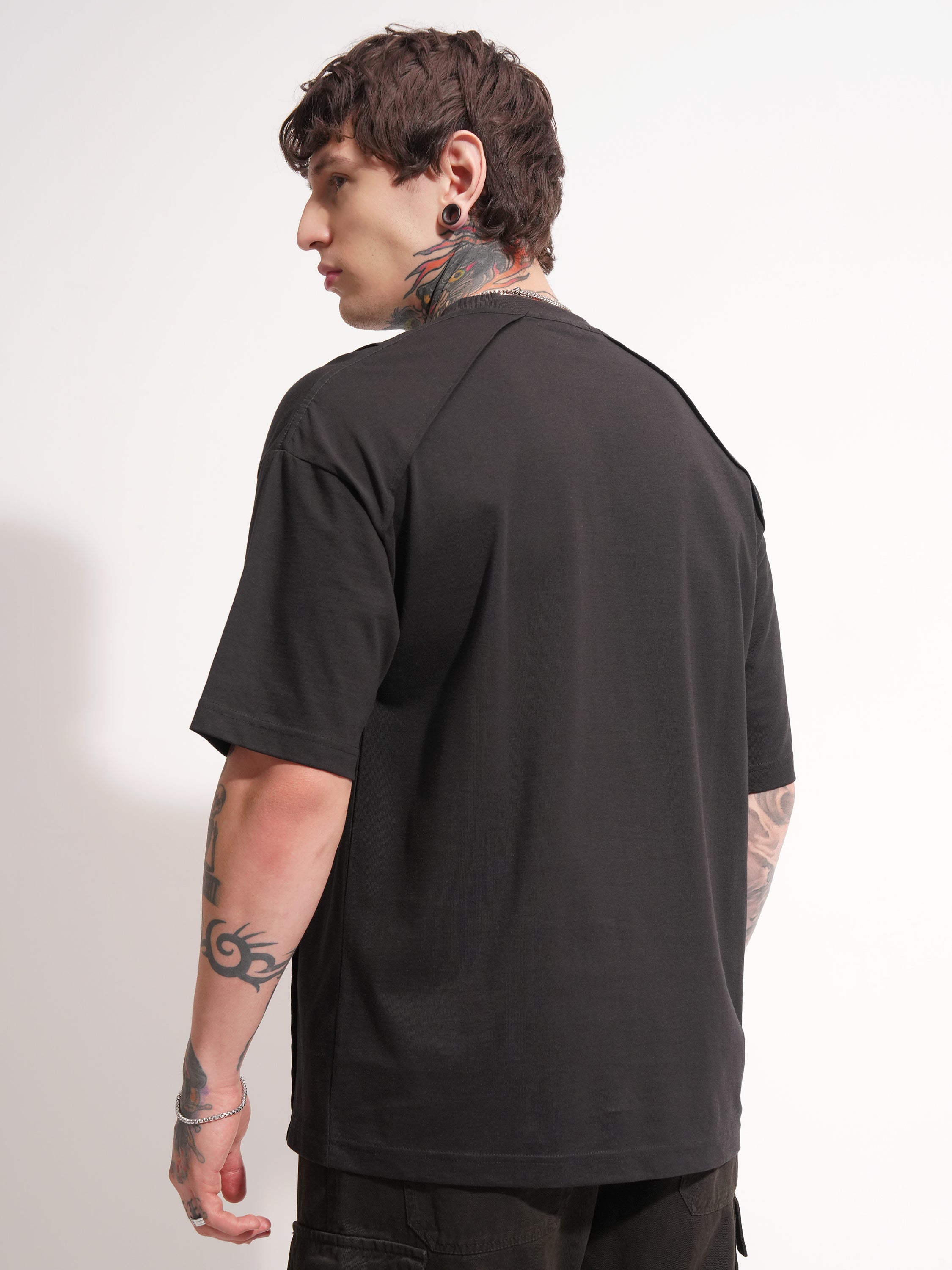 Highlander Men Black Printed Round Neck Oversized Fit T-Shirt - Black - Image 3