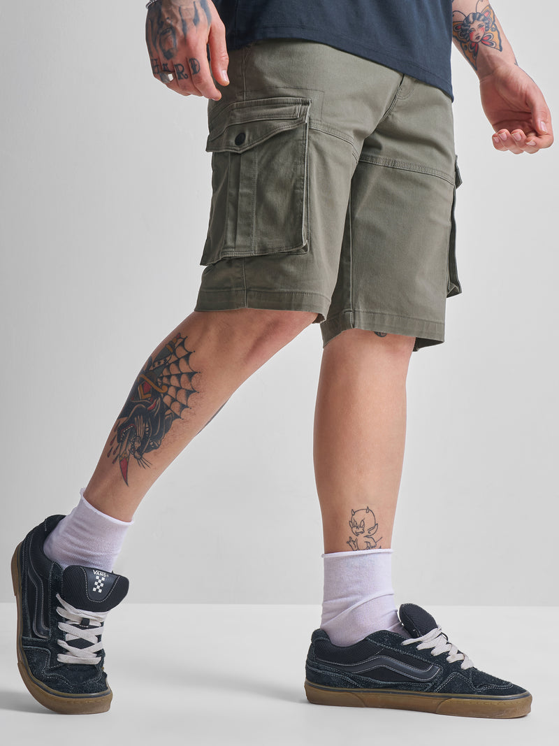Highlander Men Green Regular Fit Cargo Shorts - Green - Image 1
