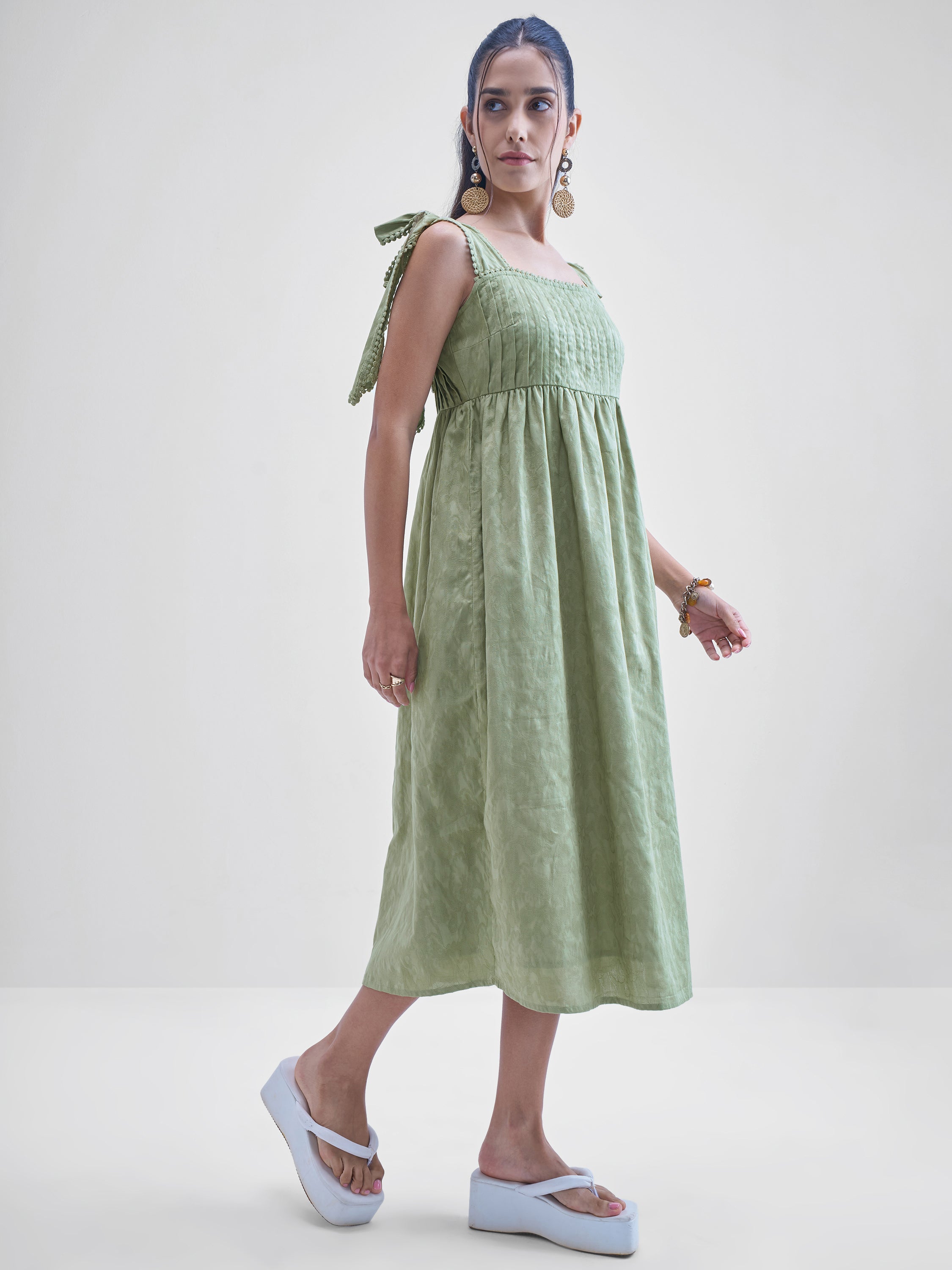 Tokyo Talkies Women Green Solid Fit and Flare Dress - Green - Image 4