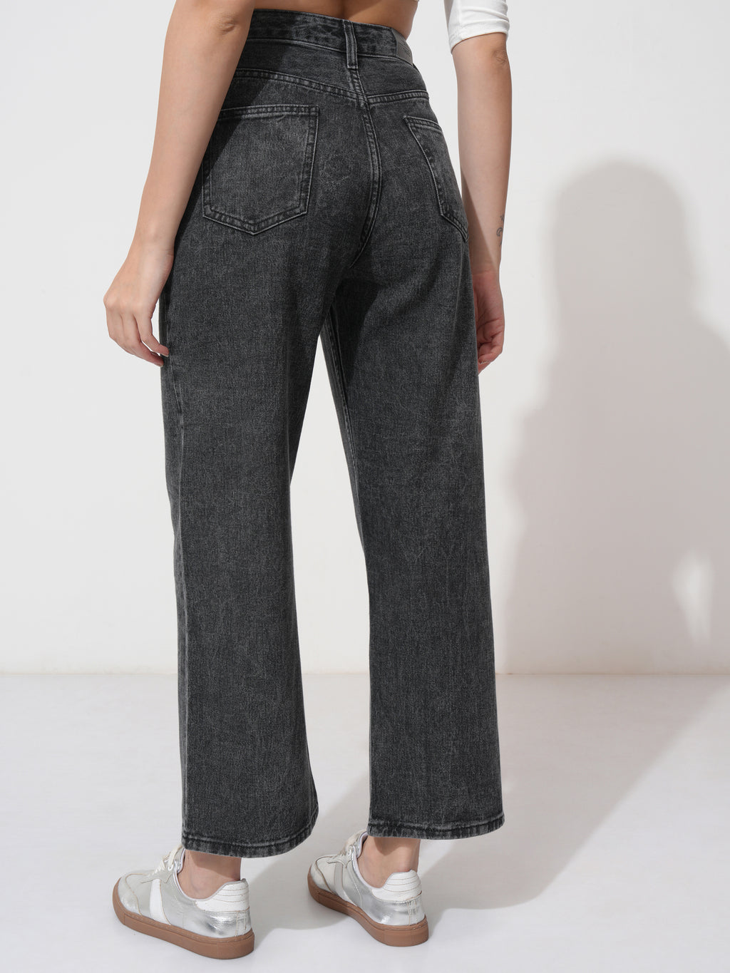 Tokyo Talkies Women Grey Straight Fit Stretchable Jeans - Grey - Image 3