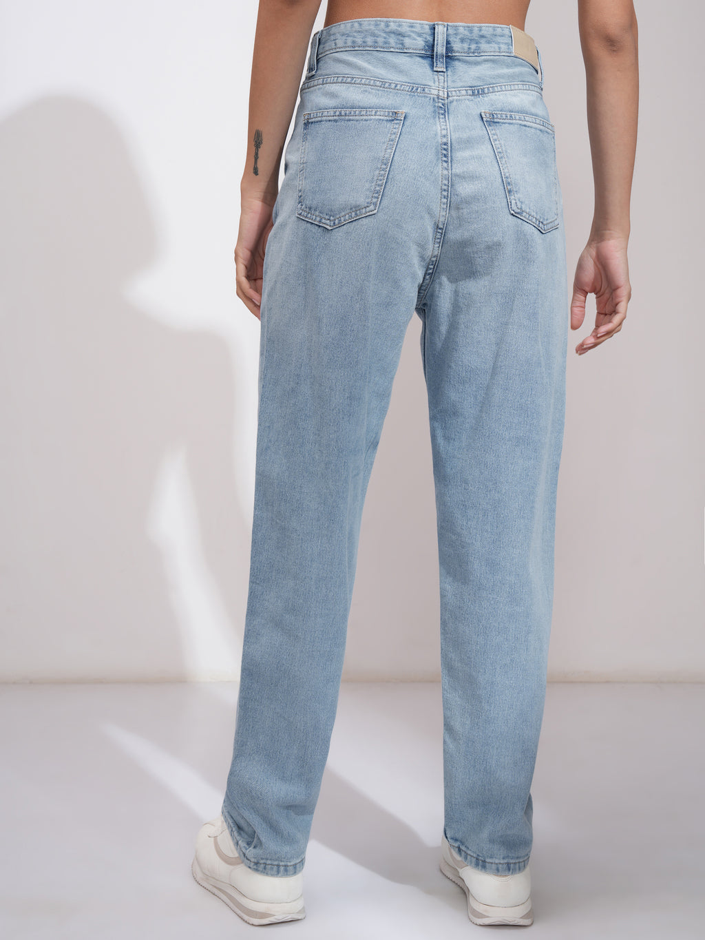 Tokyo Talkies Women Blue Mom Fit Stretchable Jeans - Blue - Image 3