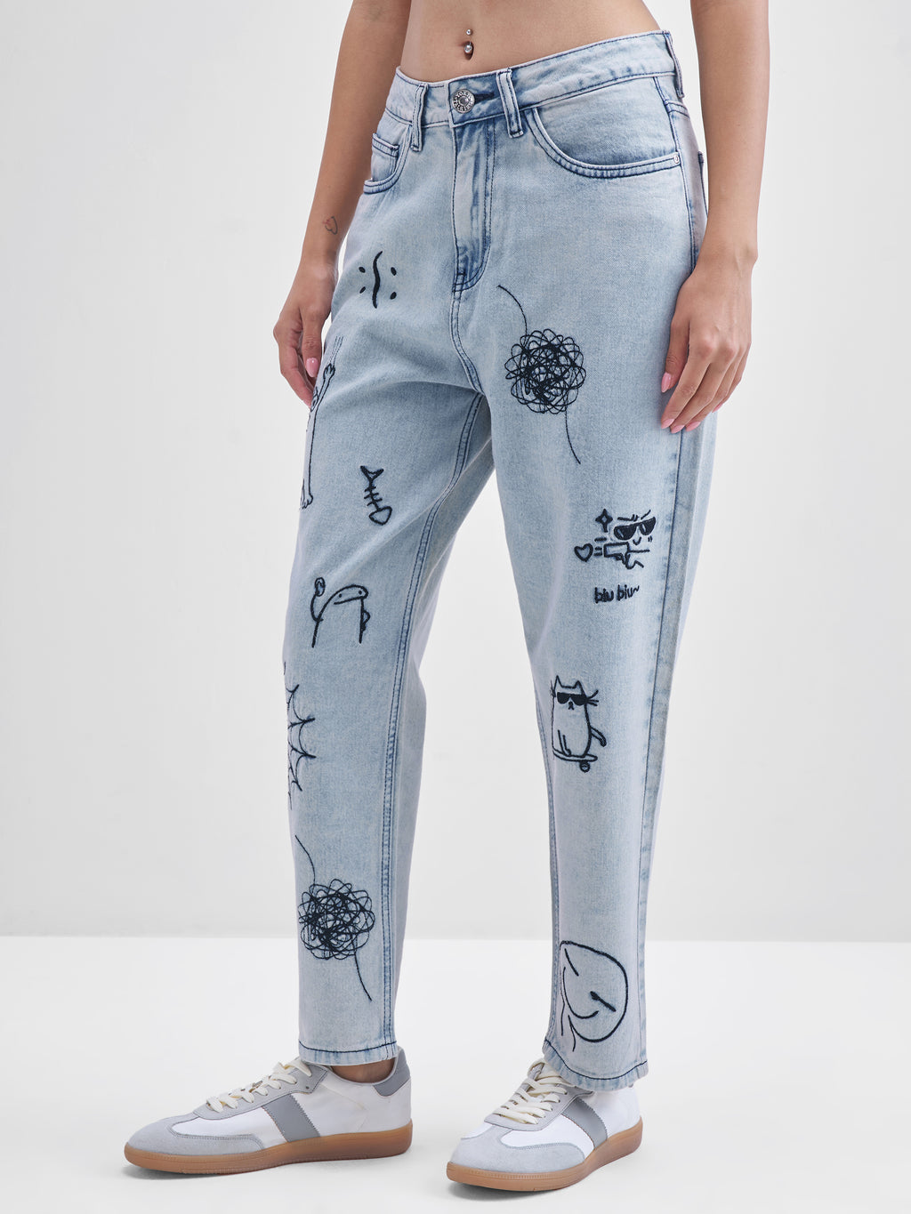 Tokyo Talkies Women Blue Mom Fit Stretchable Jeans - Blue - Image 4