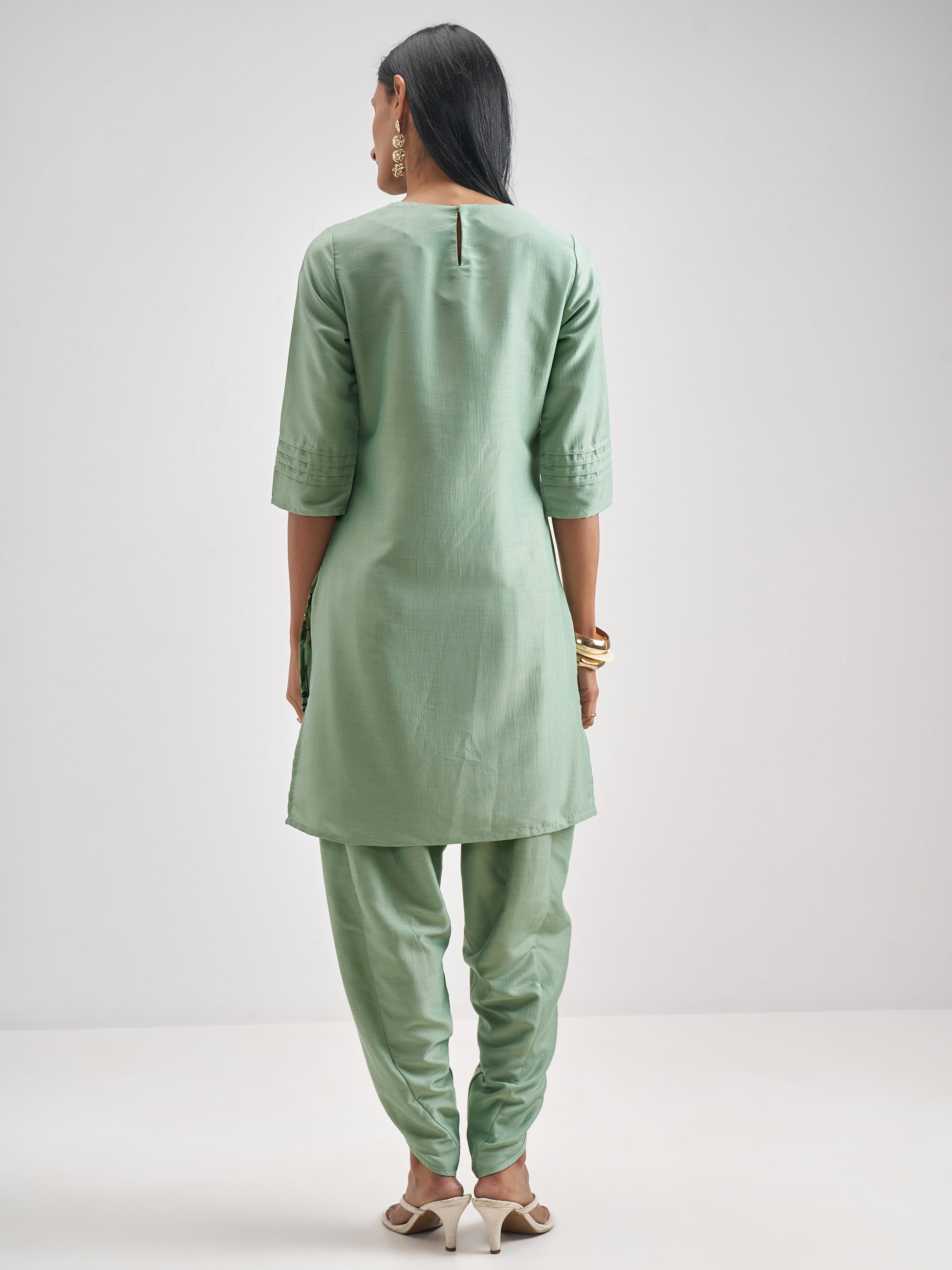 Vishudh Women Green Kurta With Dhoti Pant - Green - Image 3