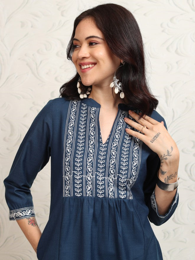 Vishudh Women Blue Embroidered Straight Kurta - Blue - Image 2