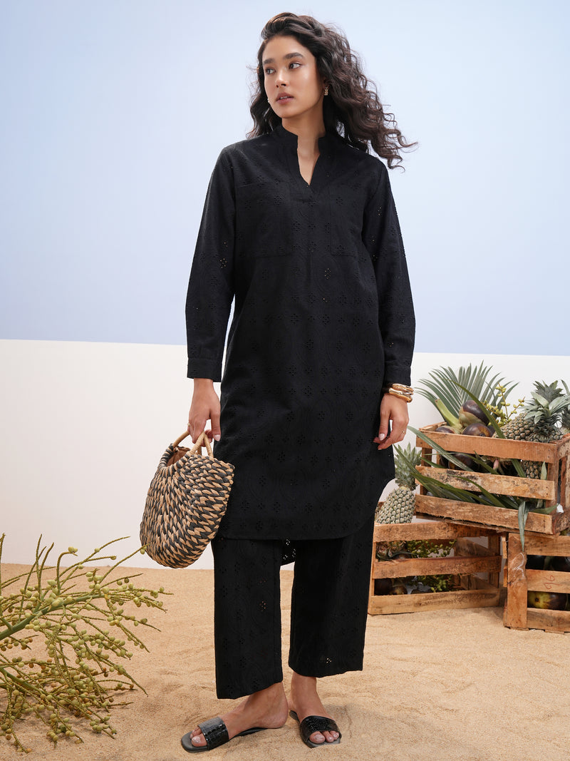 Vara By Vishudh Women Black Embroidered Straight Kurta - Black - Image 1