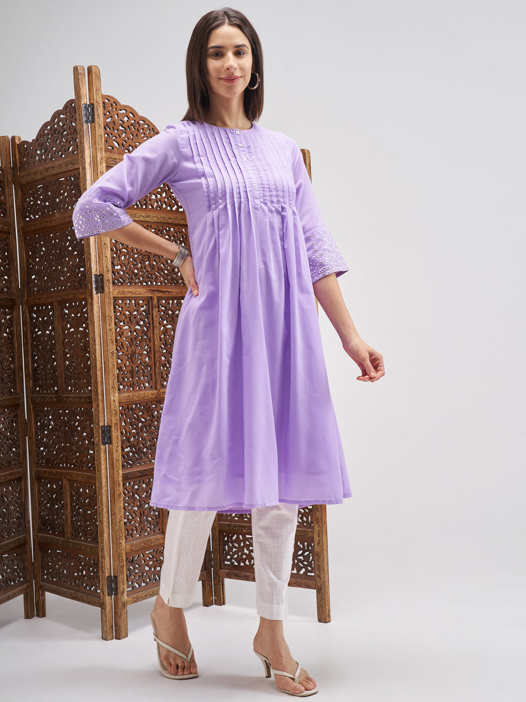 Vishudh Women Purple Embroidered A-Line Kurta - Purple - Image 4