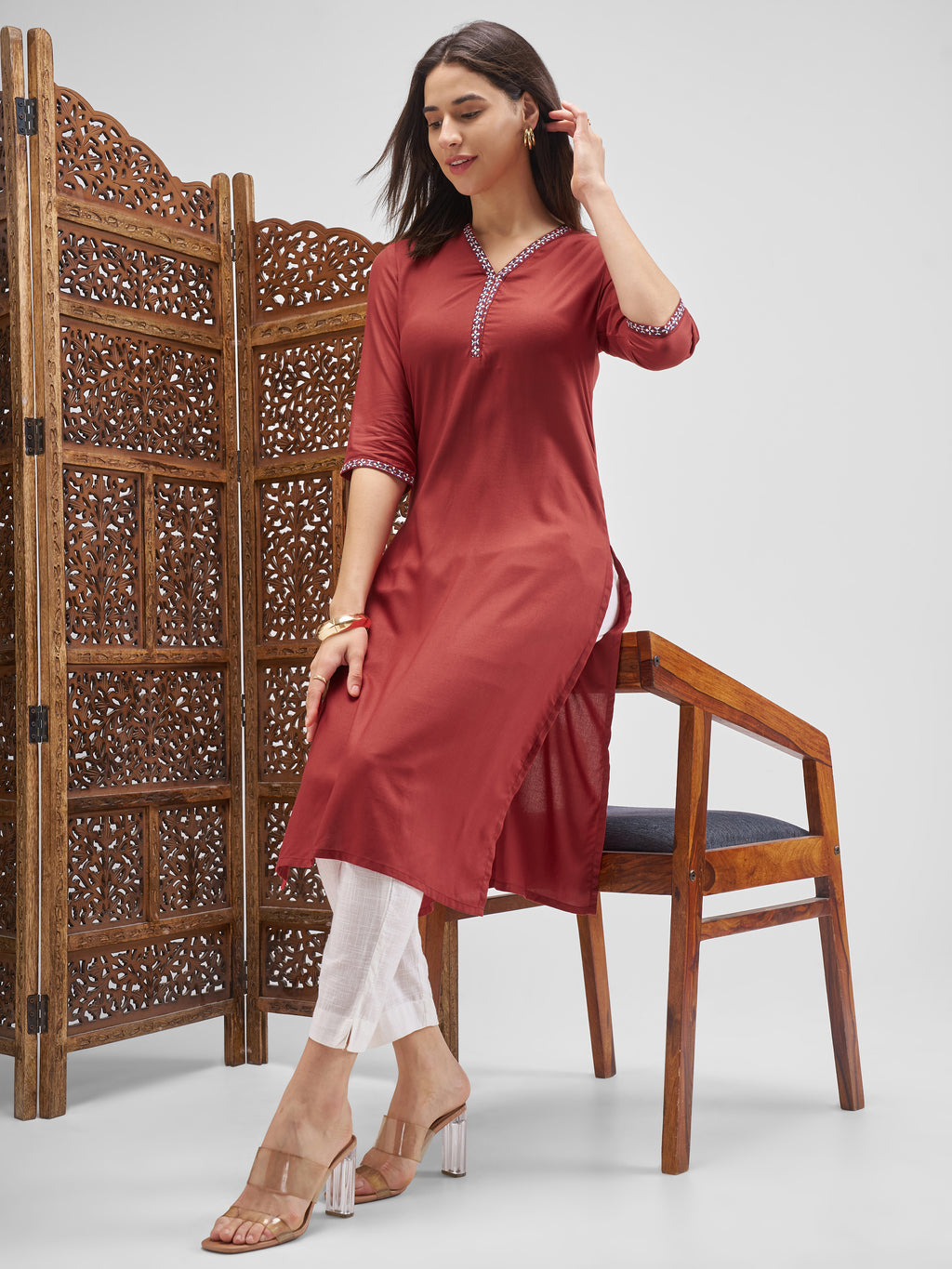 Vishudh Women Red Embroidered Straight Kurta - Red - Image 1