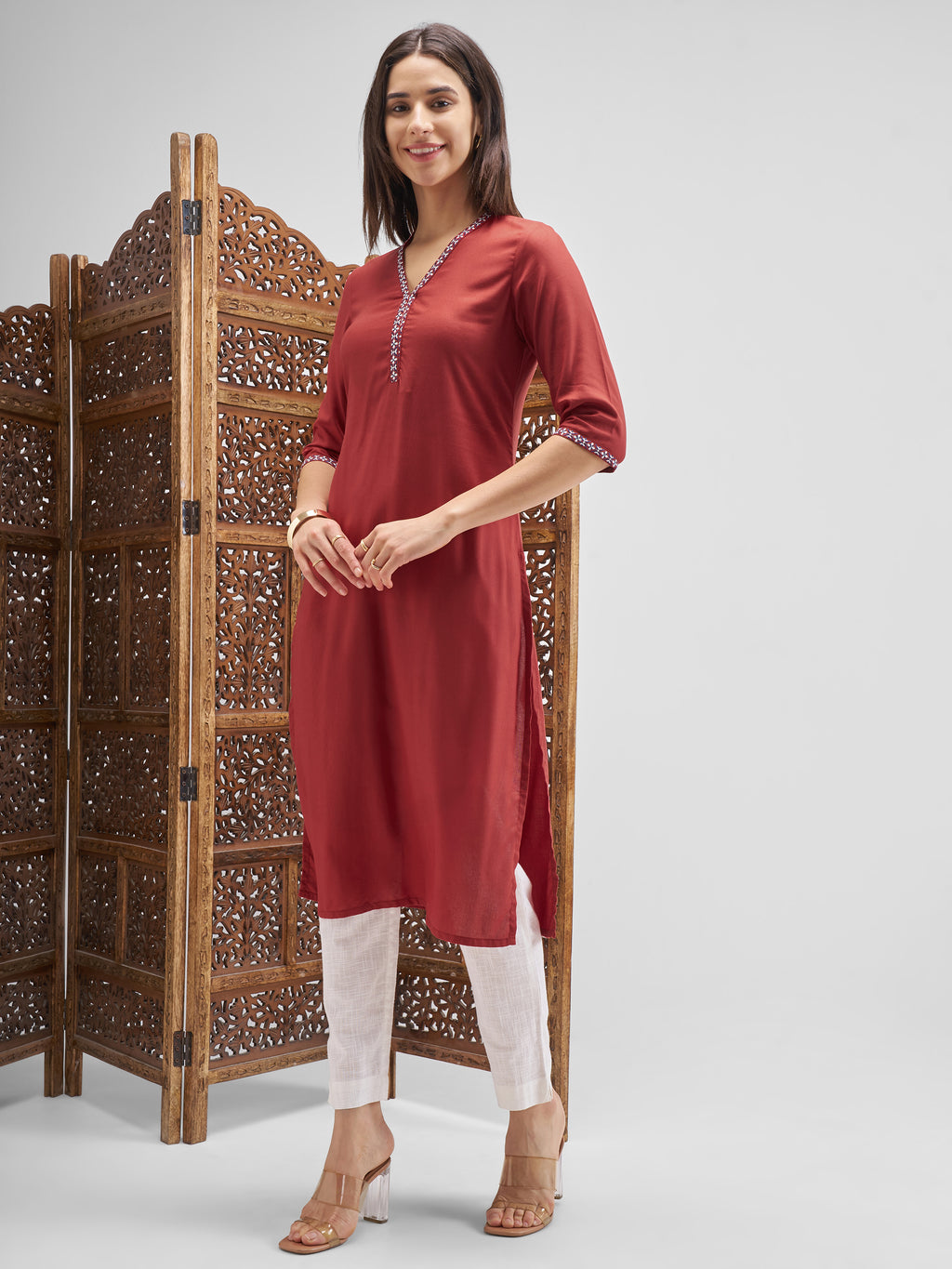 Vishudh Women Red Embroidered Straight Kurta - Red - Image 2