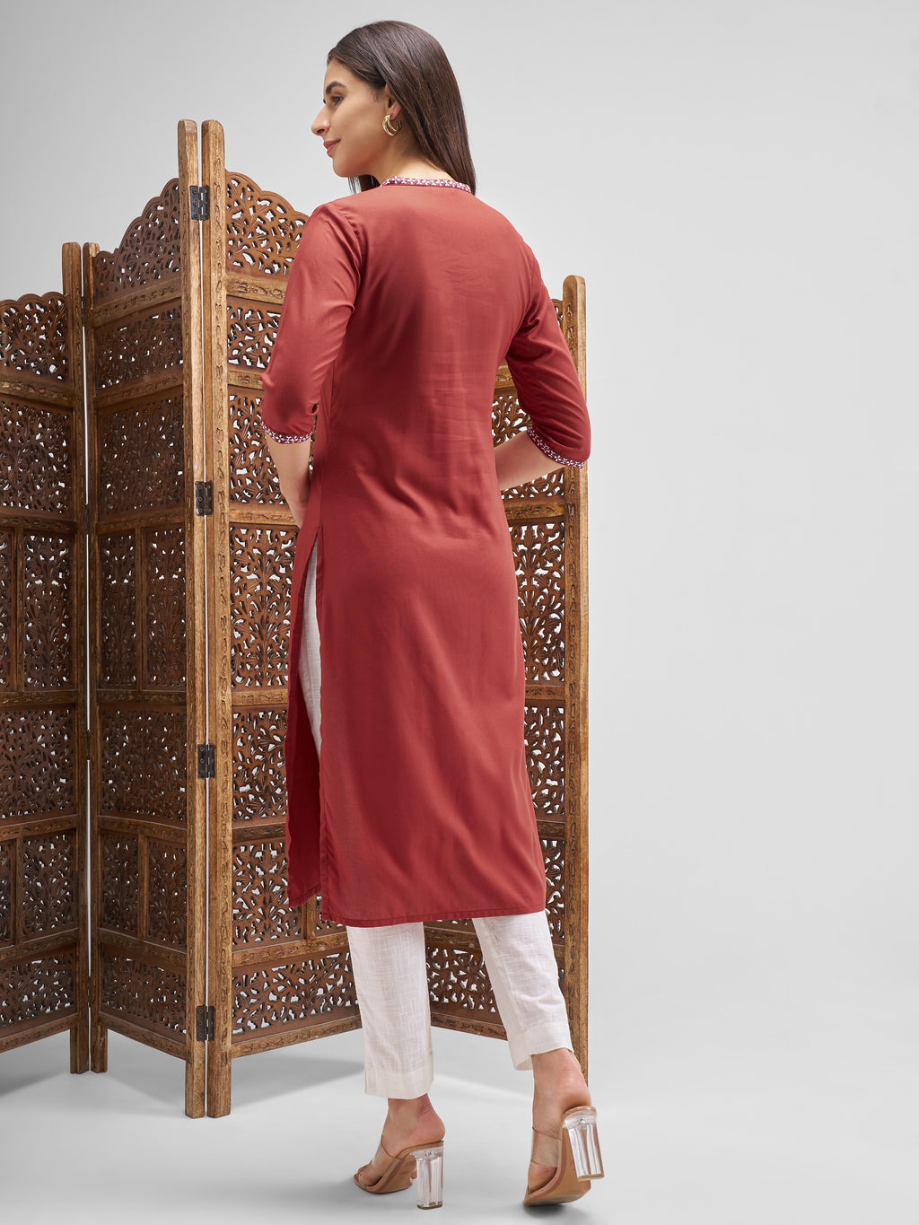 Vishudh Women Red Embroidered Straight Kurta - Red - Image 3