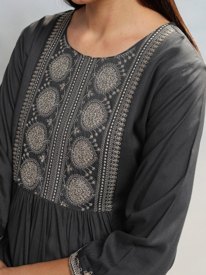 Vishudh Women Grey Embroidered A-Line Kurta - Grey - Image 5