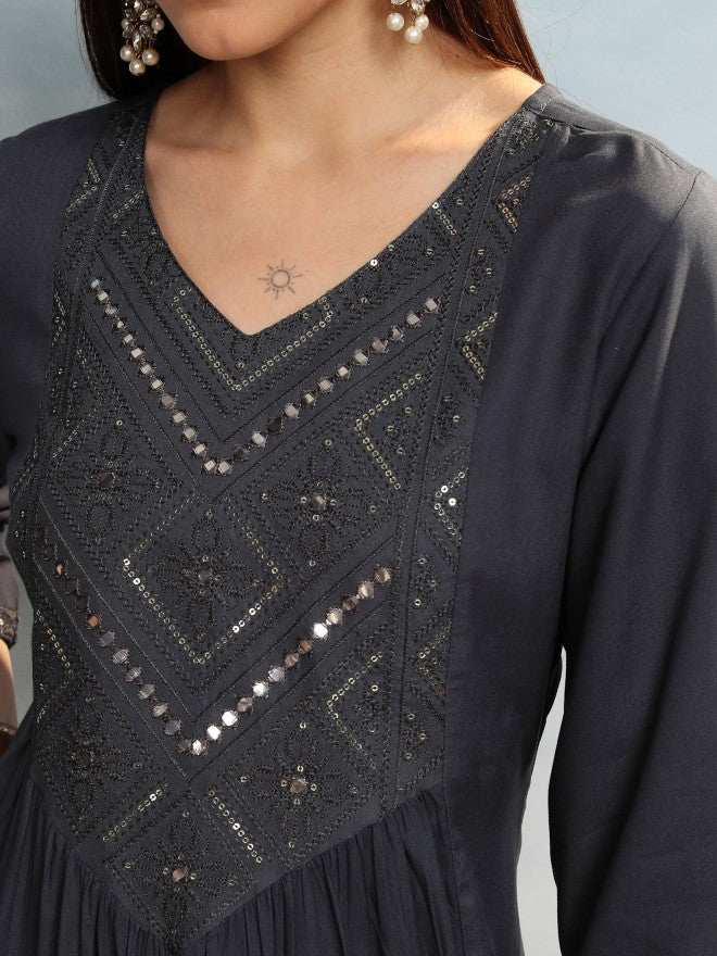Vishudh Women Grey Embroidered A-Line Kurta - Grey - Image 5