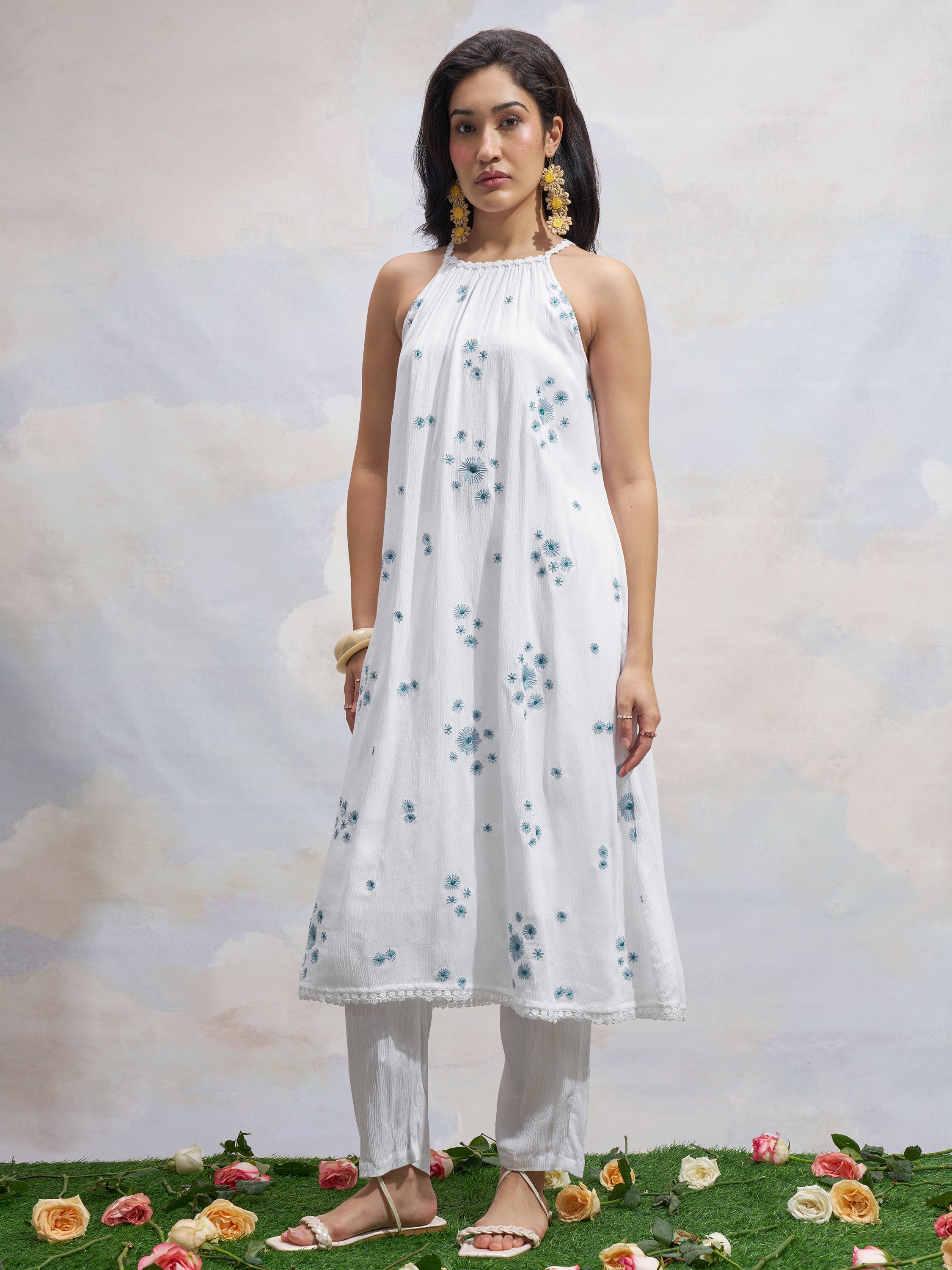 Vara By Vishudh Women White Embroidered Kurta With Trouser - White - Image 2