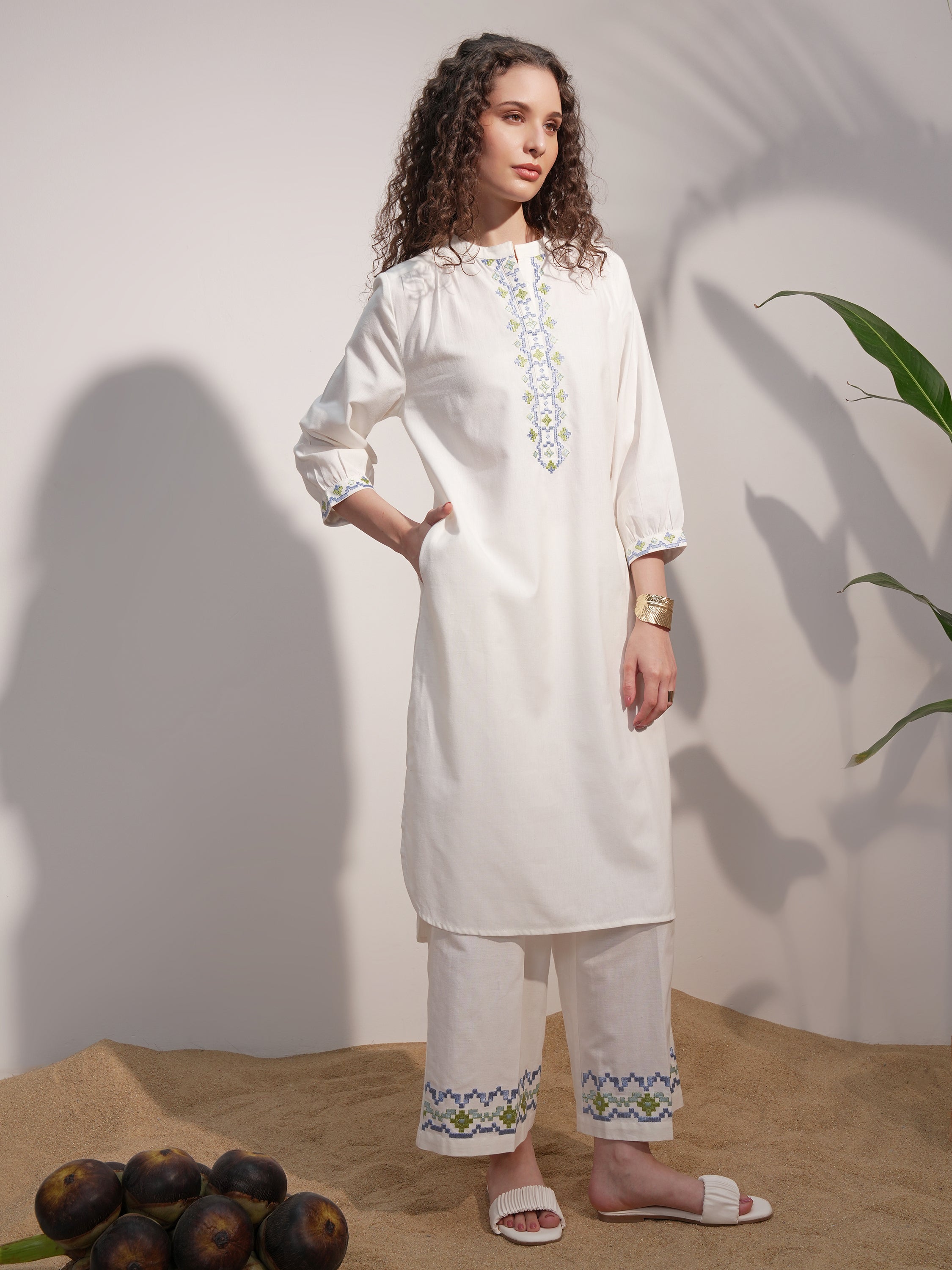 Vara By Vishudh Women White Embroidered Straight Kurta - White - Image 4