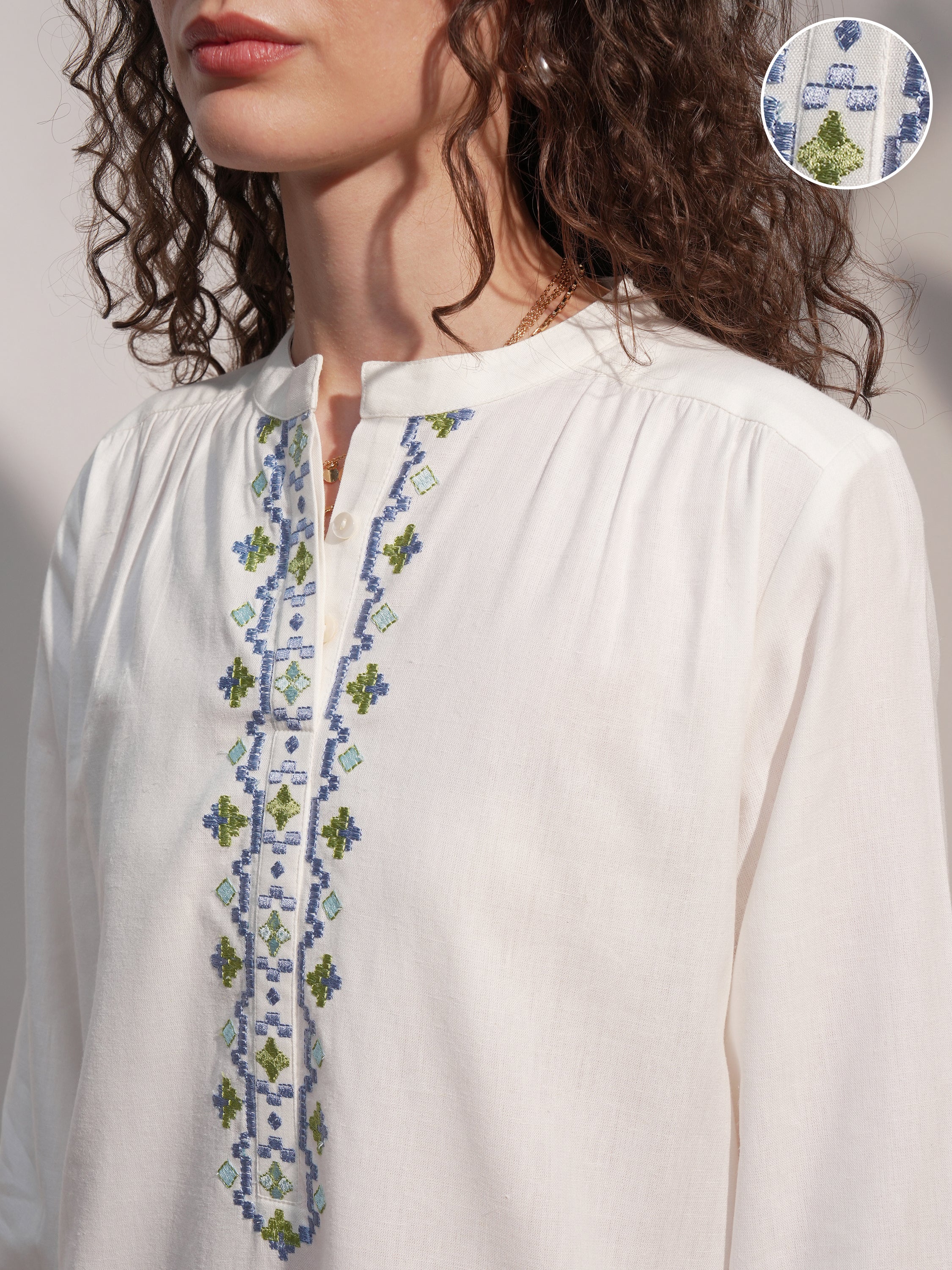Vara By Vishudh Women White Embroidered Straight Kurta - White - Image 5