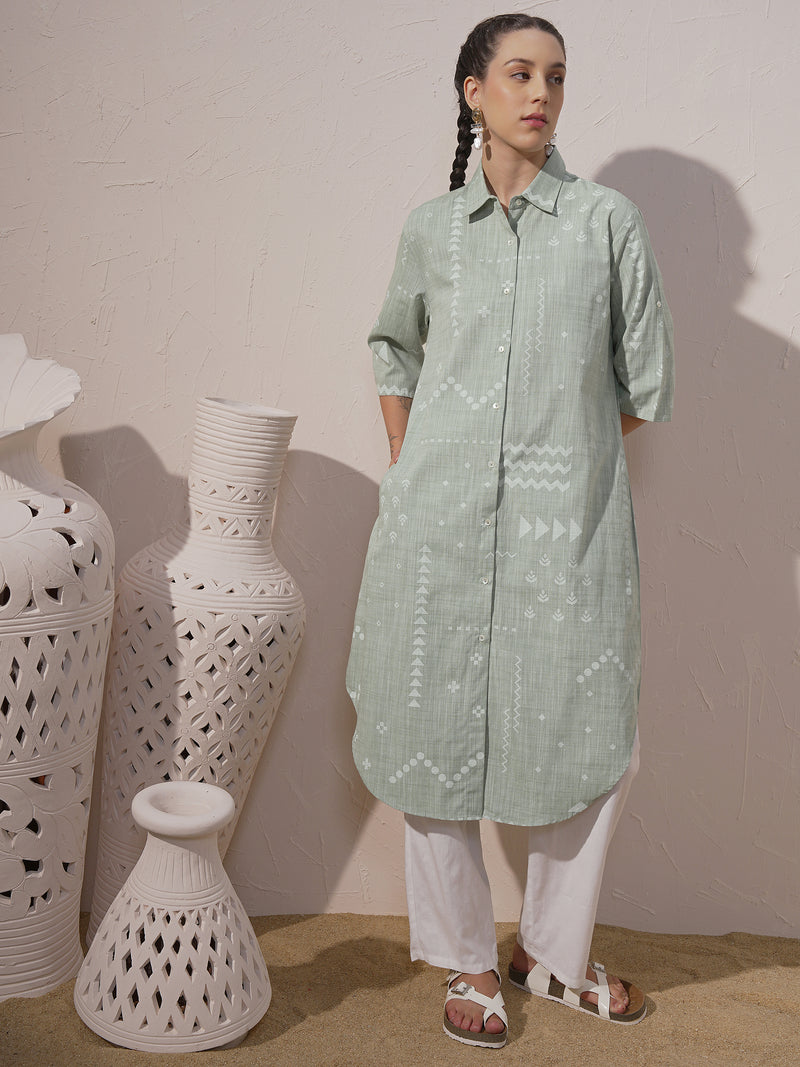 Vara By Vishudh Women Green Embroidered Straight Kurta - Green - Image 1