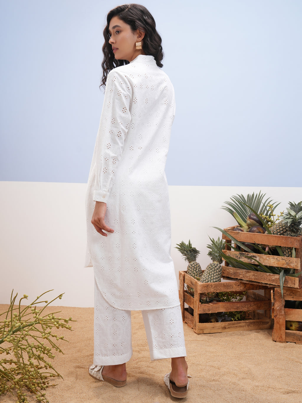 Vara By Vishudh Women White Embroidered Straight Kurta - White - Image 3