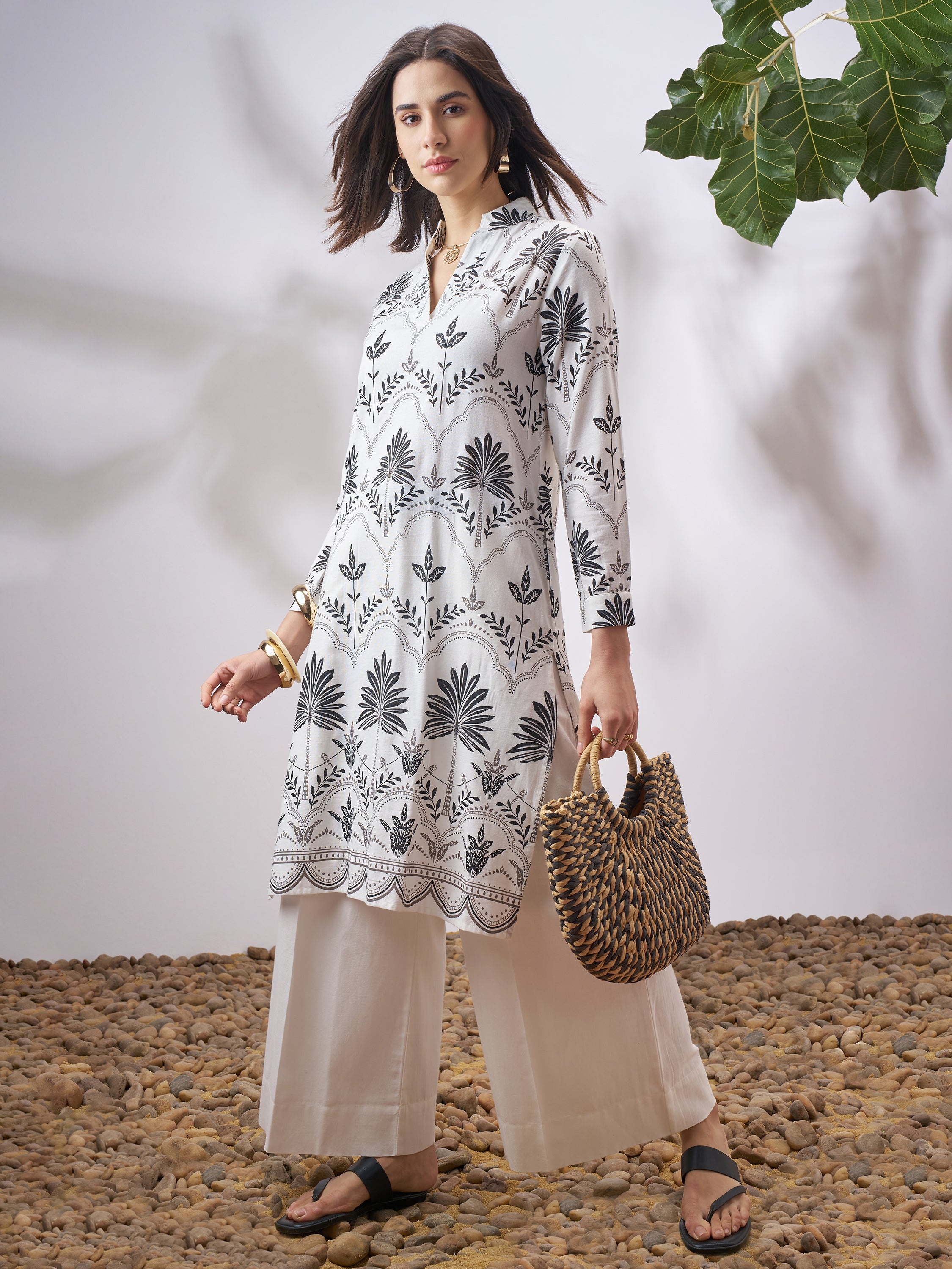 Vara By Vishudh Women Off White Printed Straight Kurta - Off White - Image 1