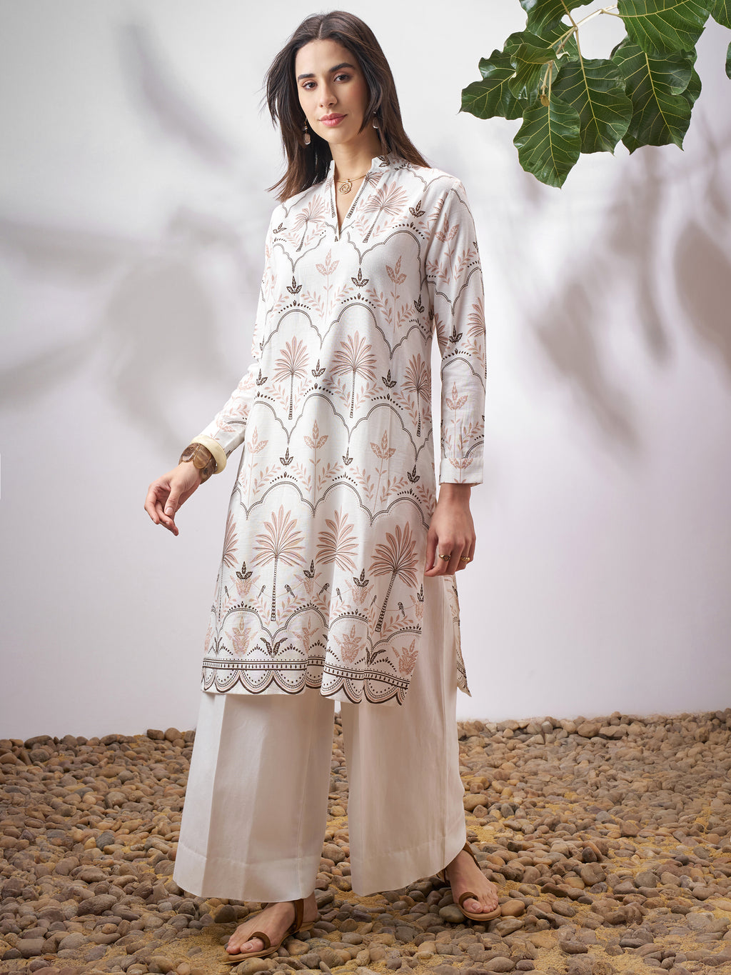 Vara By Vishudh Women Tan Printed Straight Kurta - Tan - Image 2