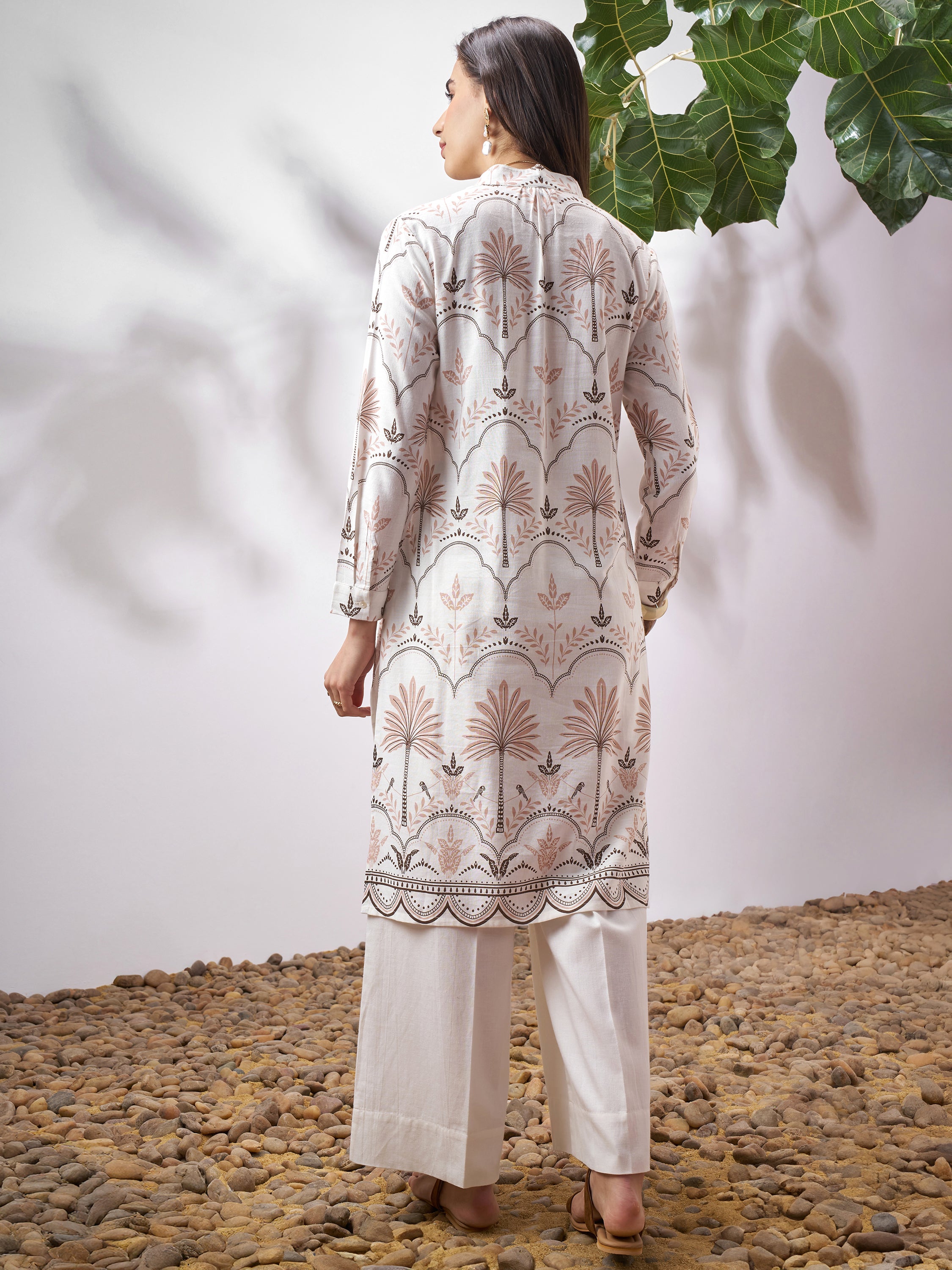 Vara By Vishudh Women Tan Printed Straight Kurta - Tan - Image 3