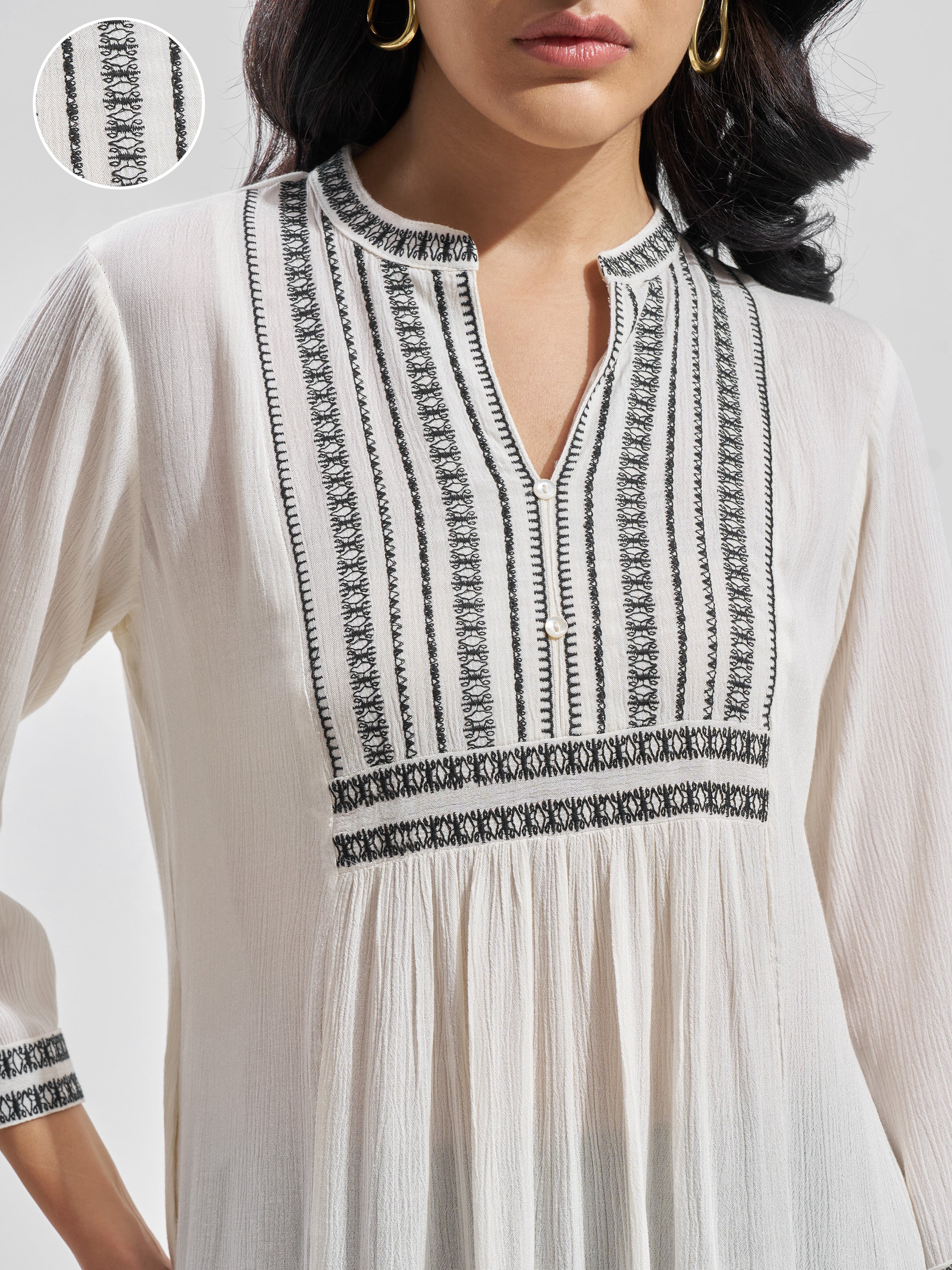 Vara By Vishudh Women White Embroidered Straight Kurta - White - Image 5