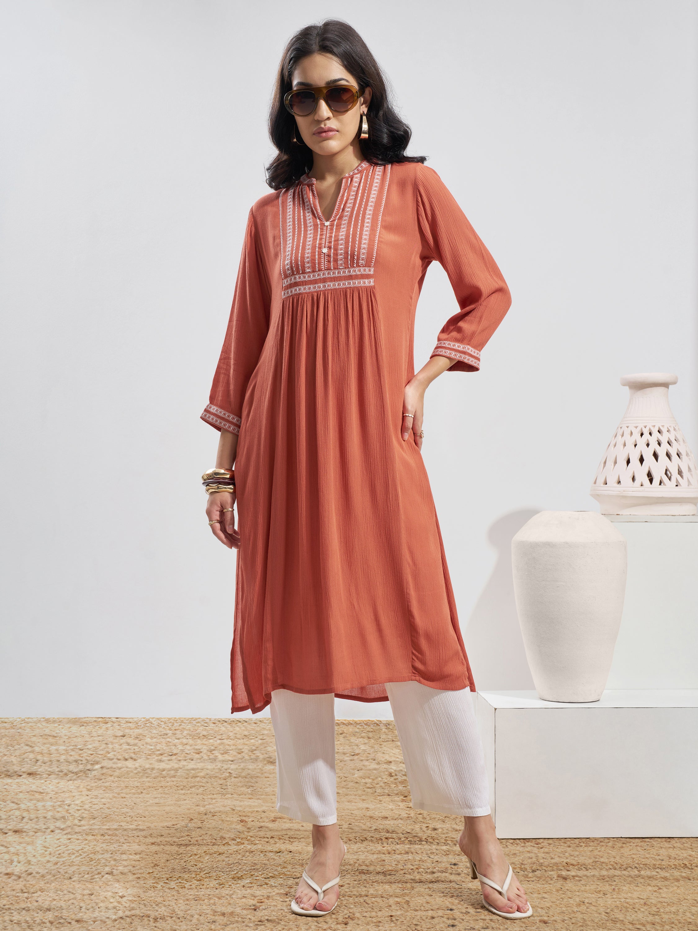 Vara By Vishudh Women Peach Embroidered Straight Kurta - Peach - Image 1