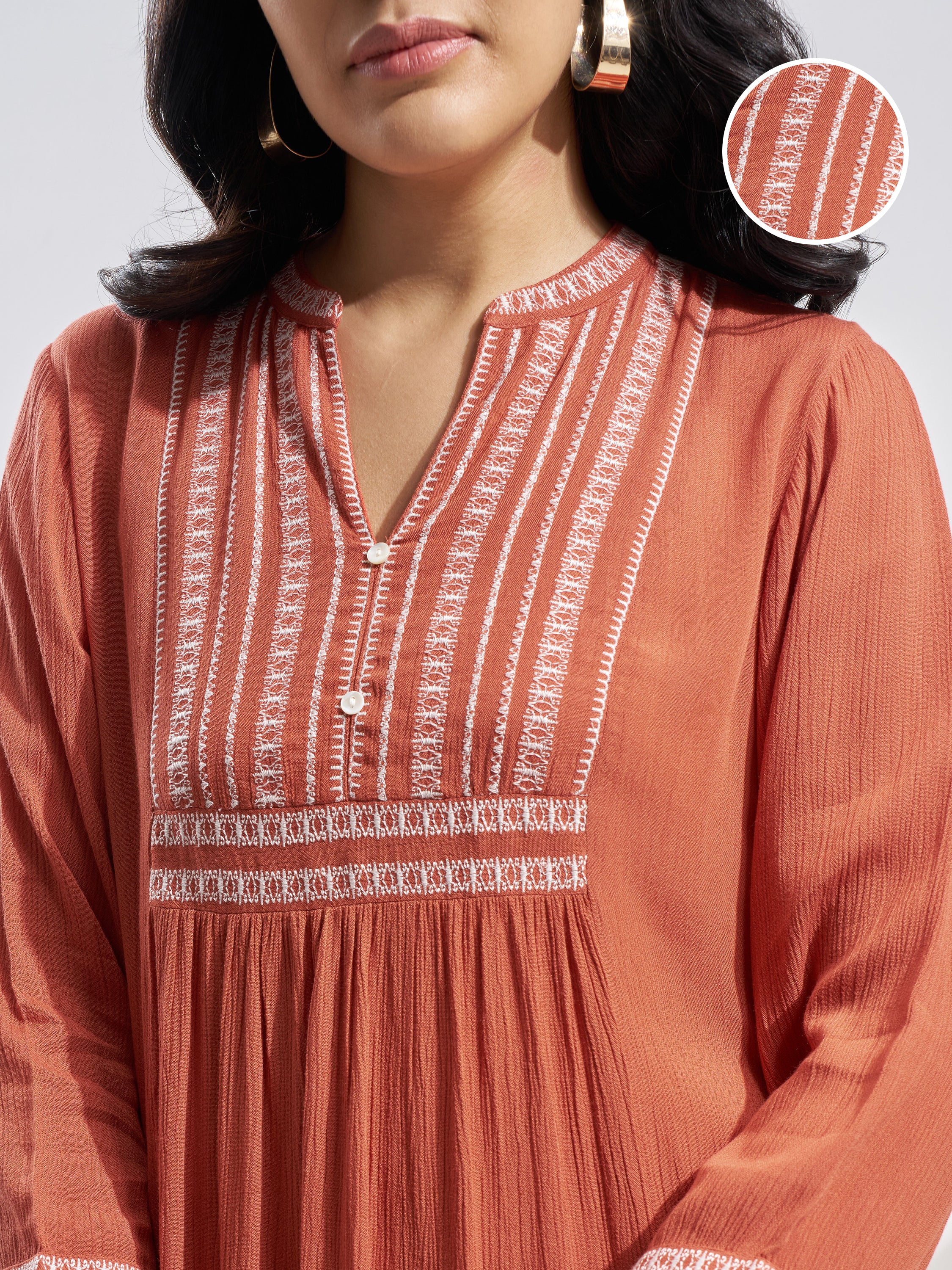 Vara By Vishudh Women Peach Embroidered Straight Kurta - Peach - Image 5