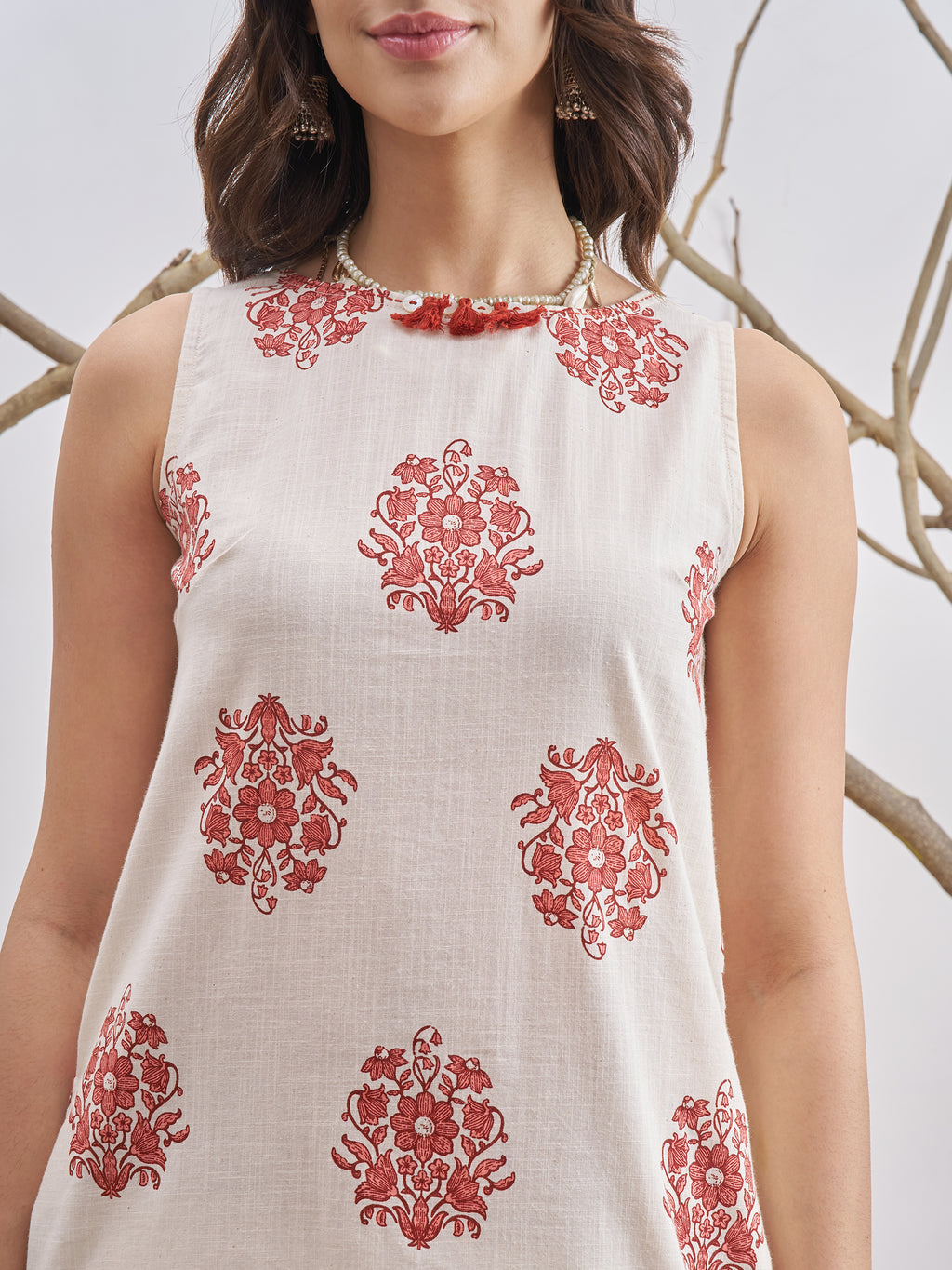 Vara By Vishudh Women Off White Printed Straight Kurta - Off White - Image 5