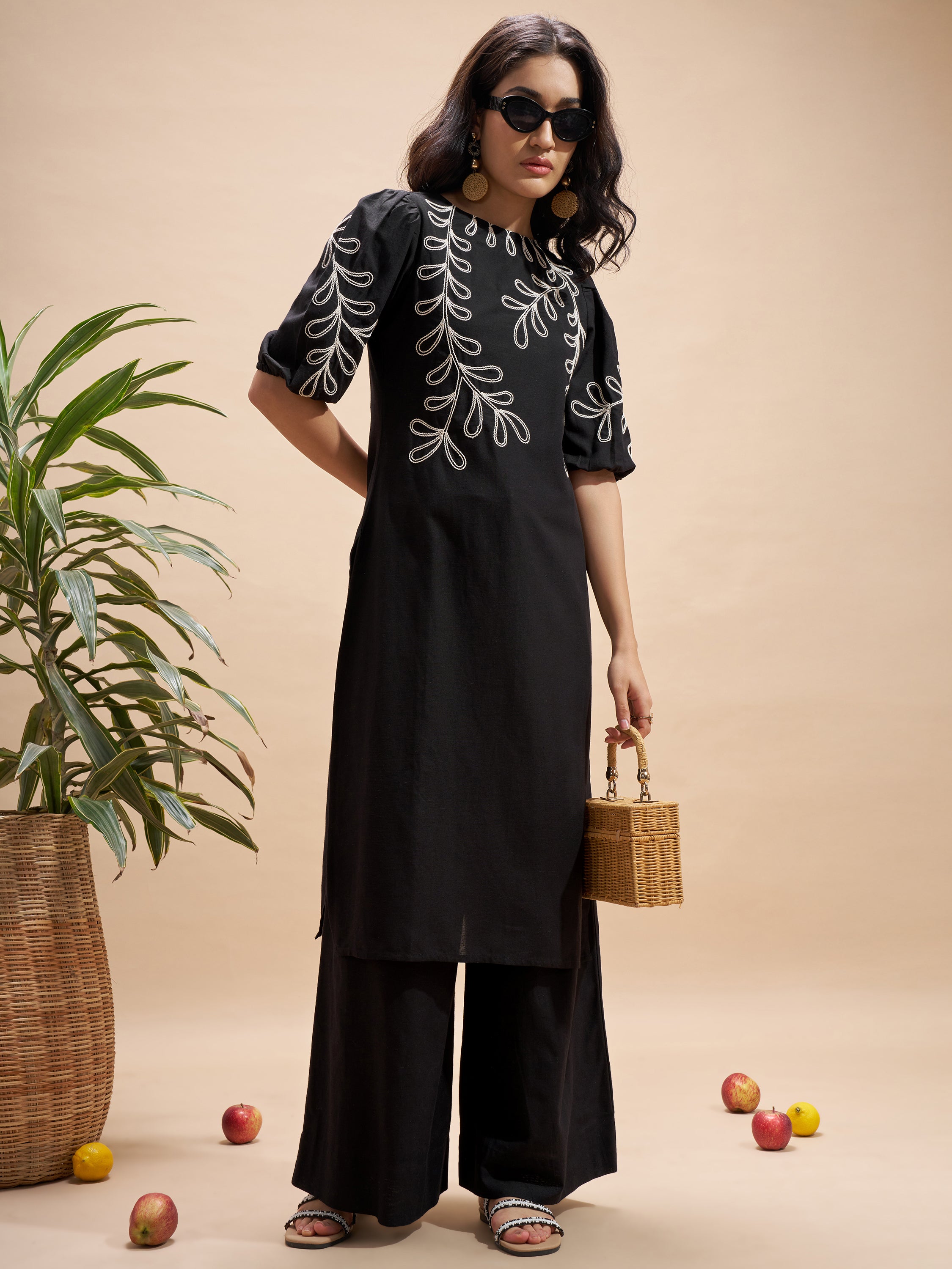 Vara By Vishudh Women Black Embroidered Straight Kurta - Black - Image 4