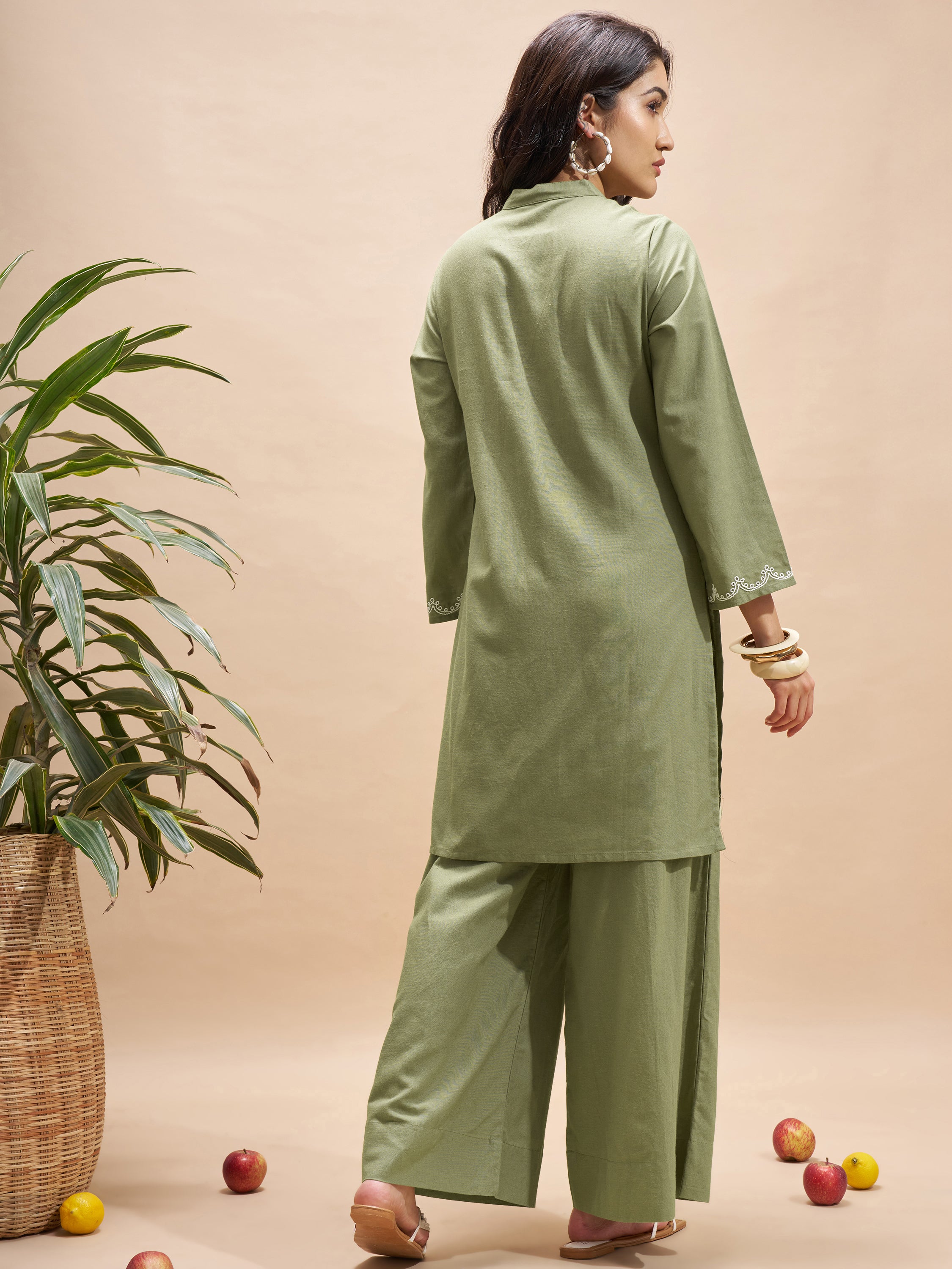 Vara By Vishudh Women Olive Embroidered Straight Kurta - Olive - Image 3
