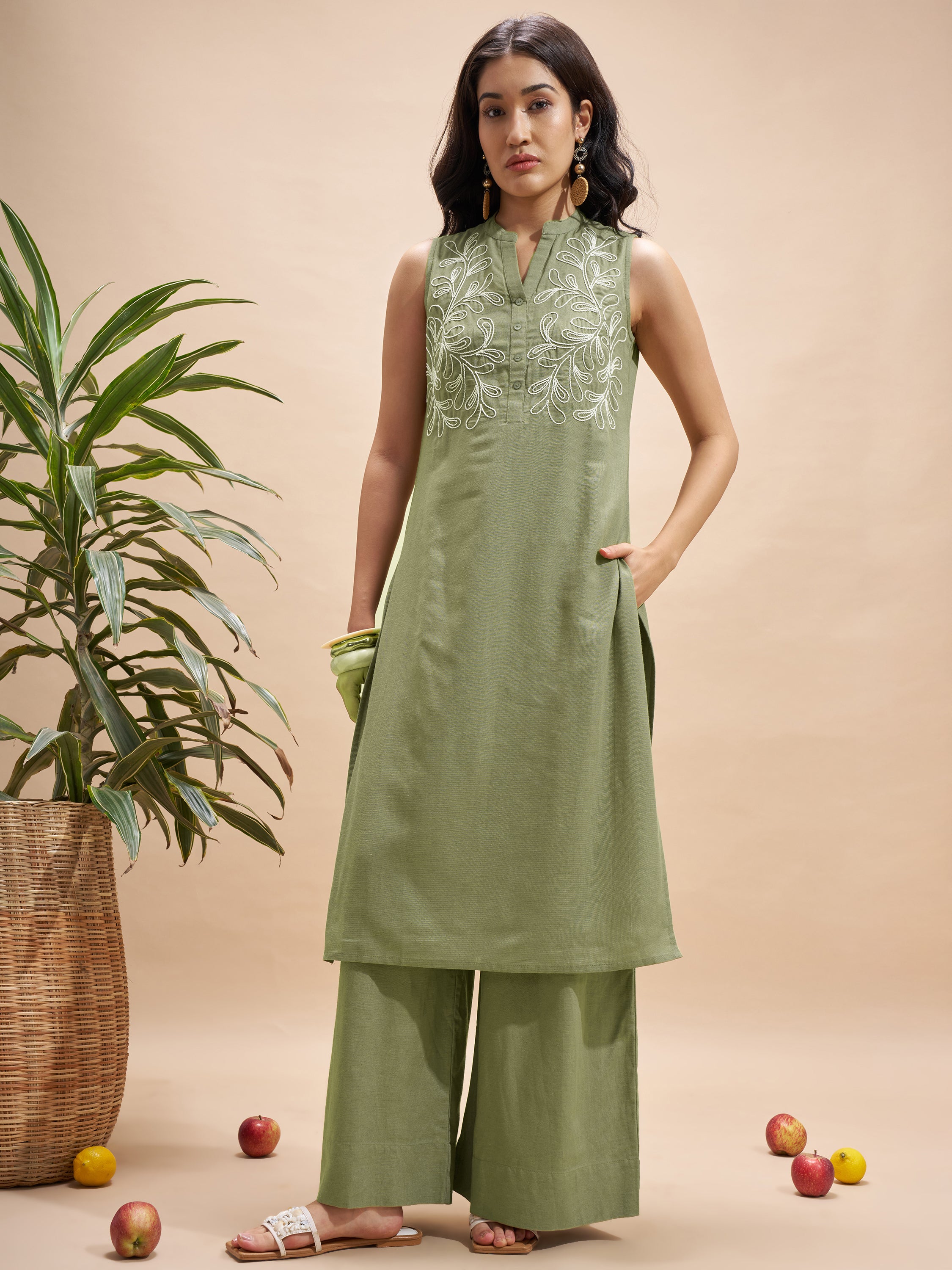 Vara By Vishudh Women Olive Embroidered Straight Kurta - Olive - Image 2