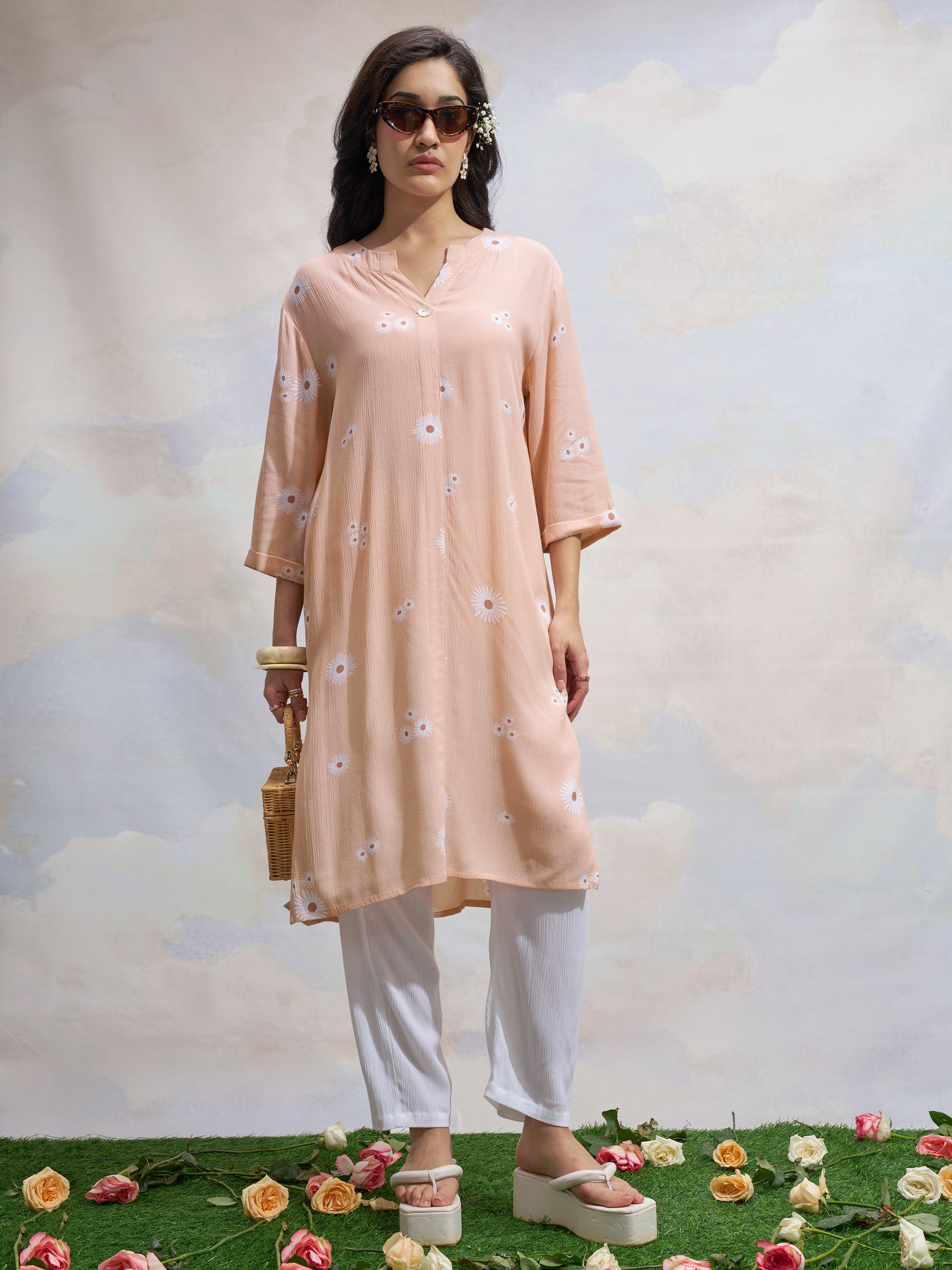 Vara By Vishudh Women Peach Printed Straight Kurta - Peach - Image 1