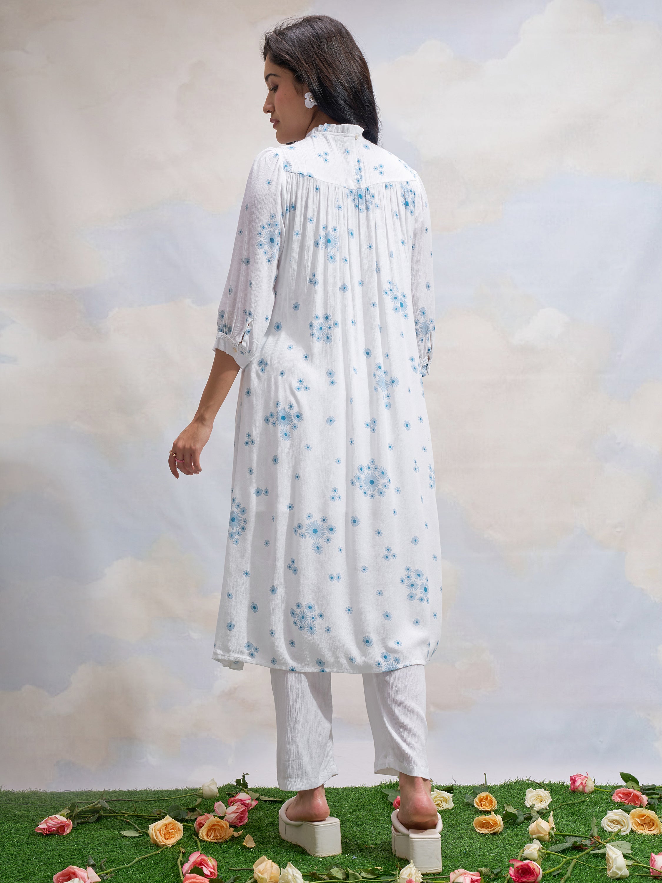 Vara By Vishudh Women White Printed Straight Kurta - White - Image 3