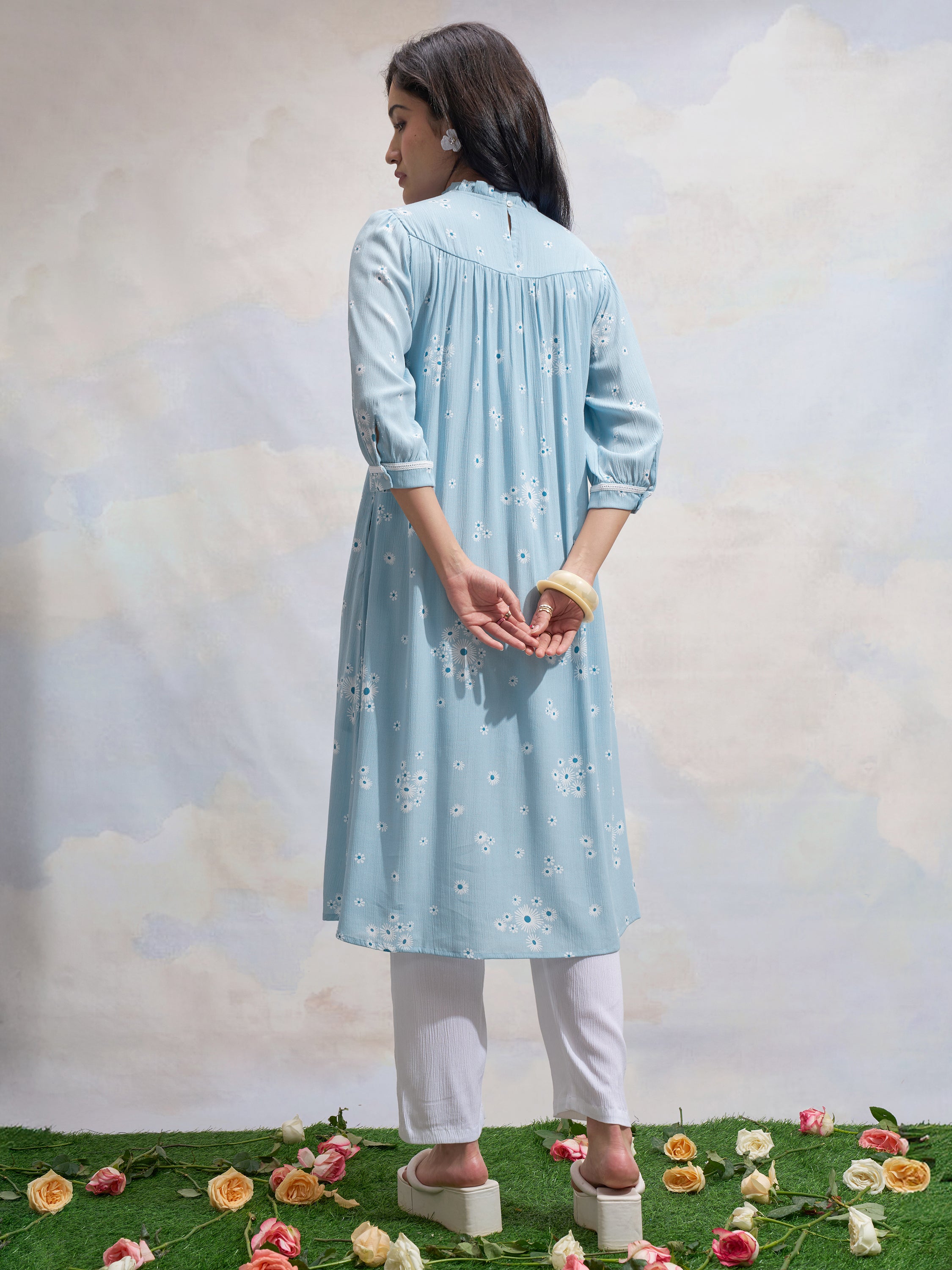 Vara By Vishudh Women Blue Printed Straight Kurta - Blue - Image 3